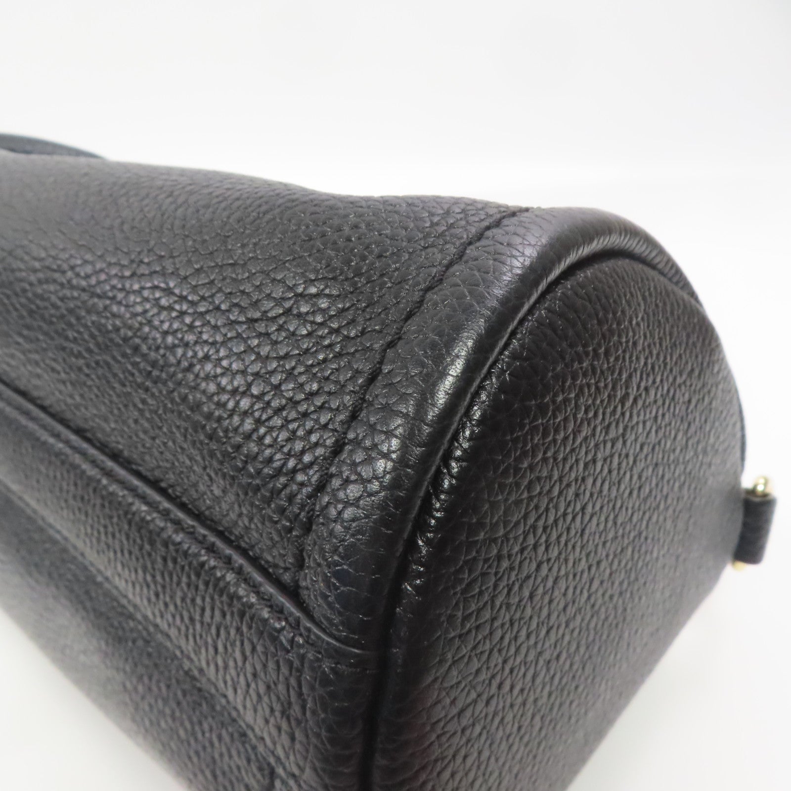 MARC JACOBS 牛皮皮革The Duffle Bag金扣肩背袋黑色