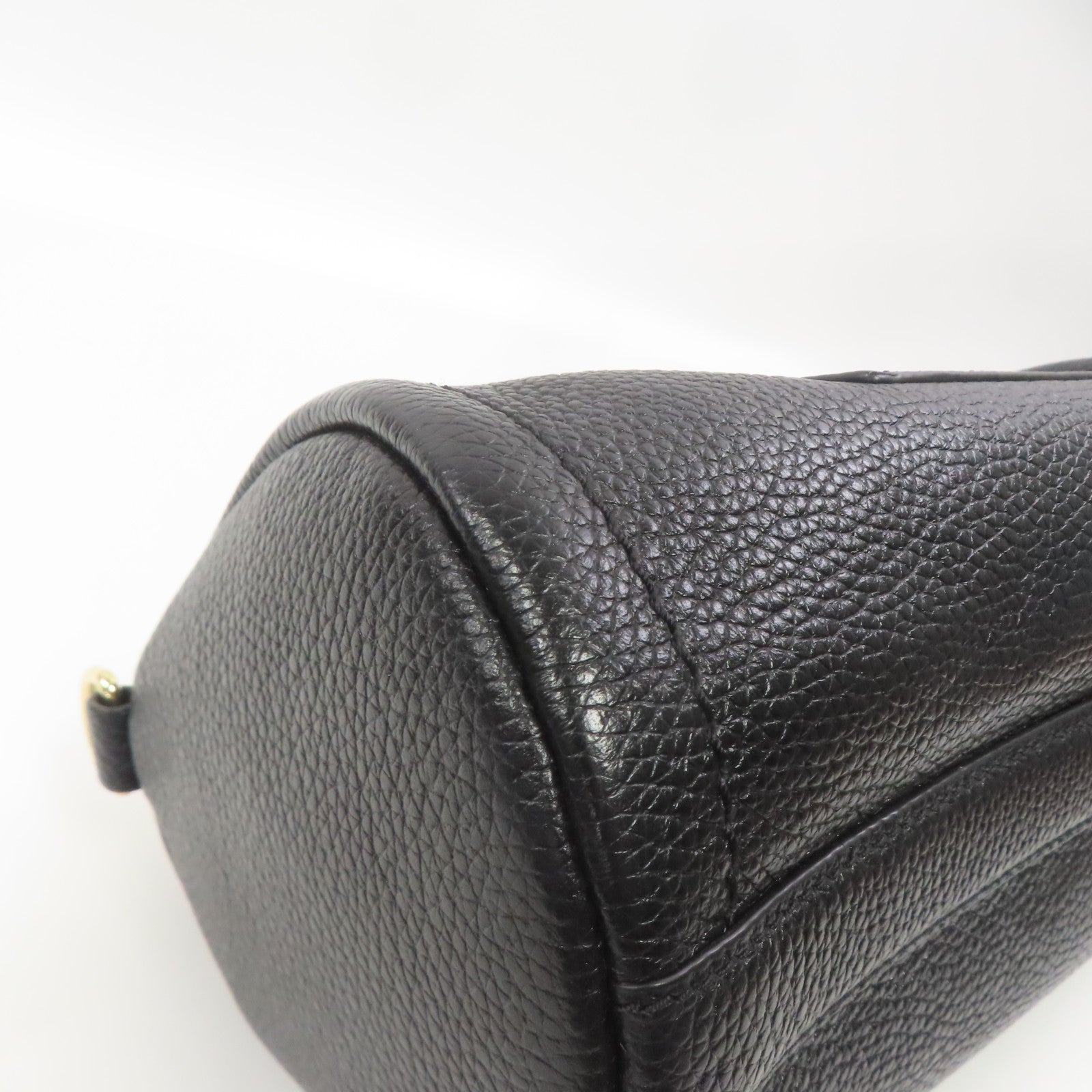 MARC JACOBS 牛皮皮革The Duffle Bag金扣肩背袋黑色
