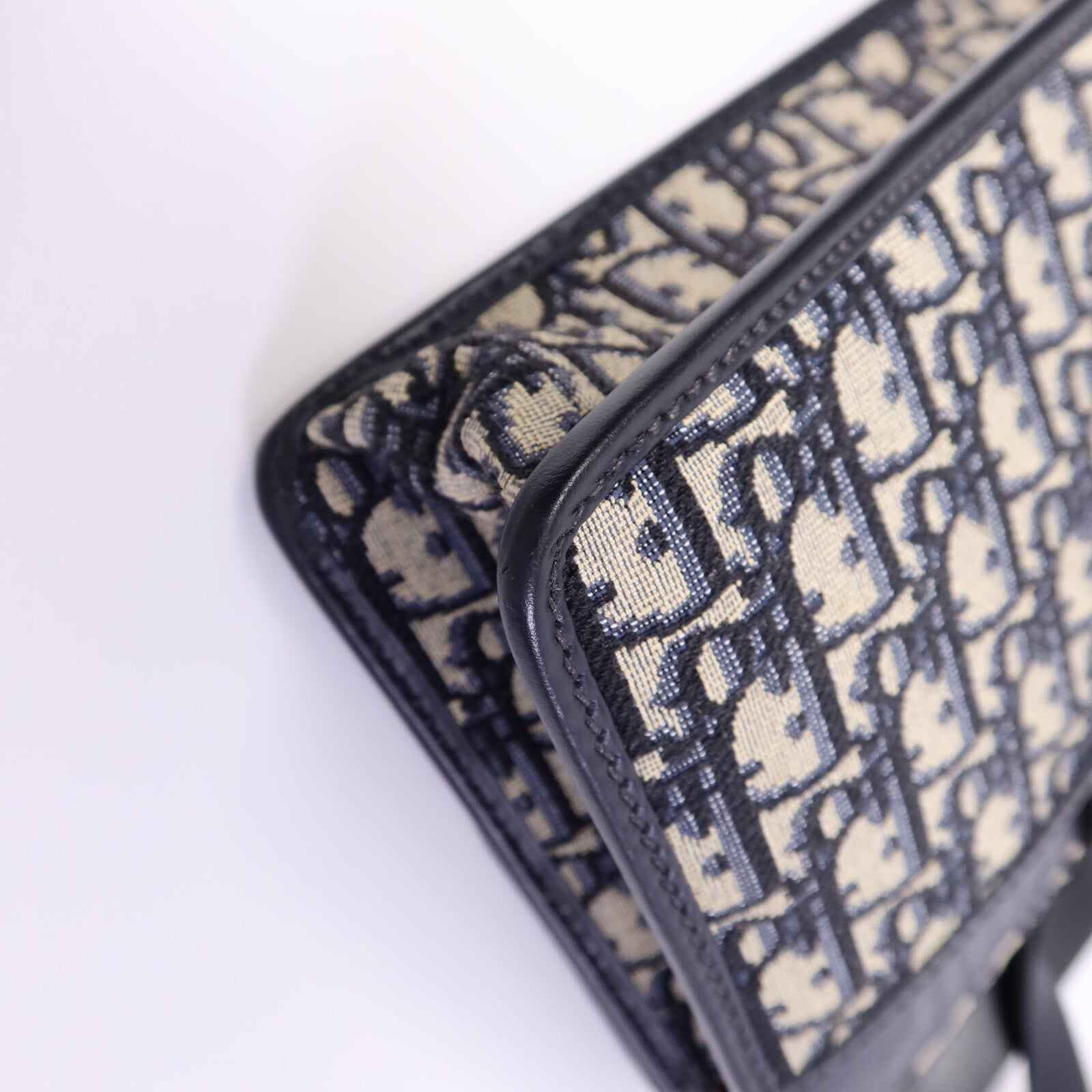Dior 帆布Montaigne 30肩背袋