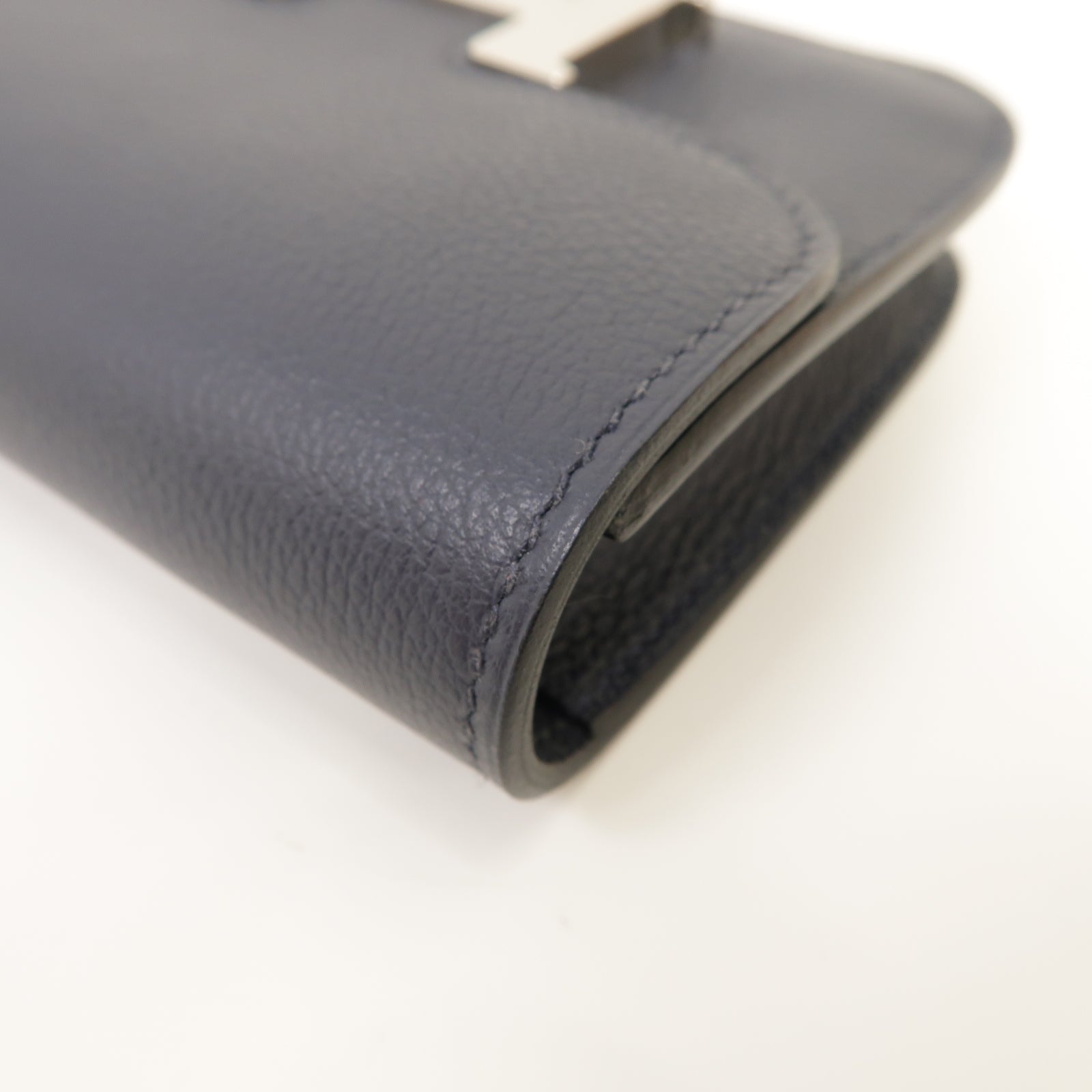HERMES Evercolor皮革Constance Slim銀扣手拿包Bleu Nuit深藍色