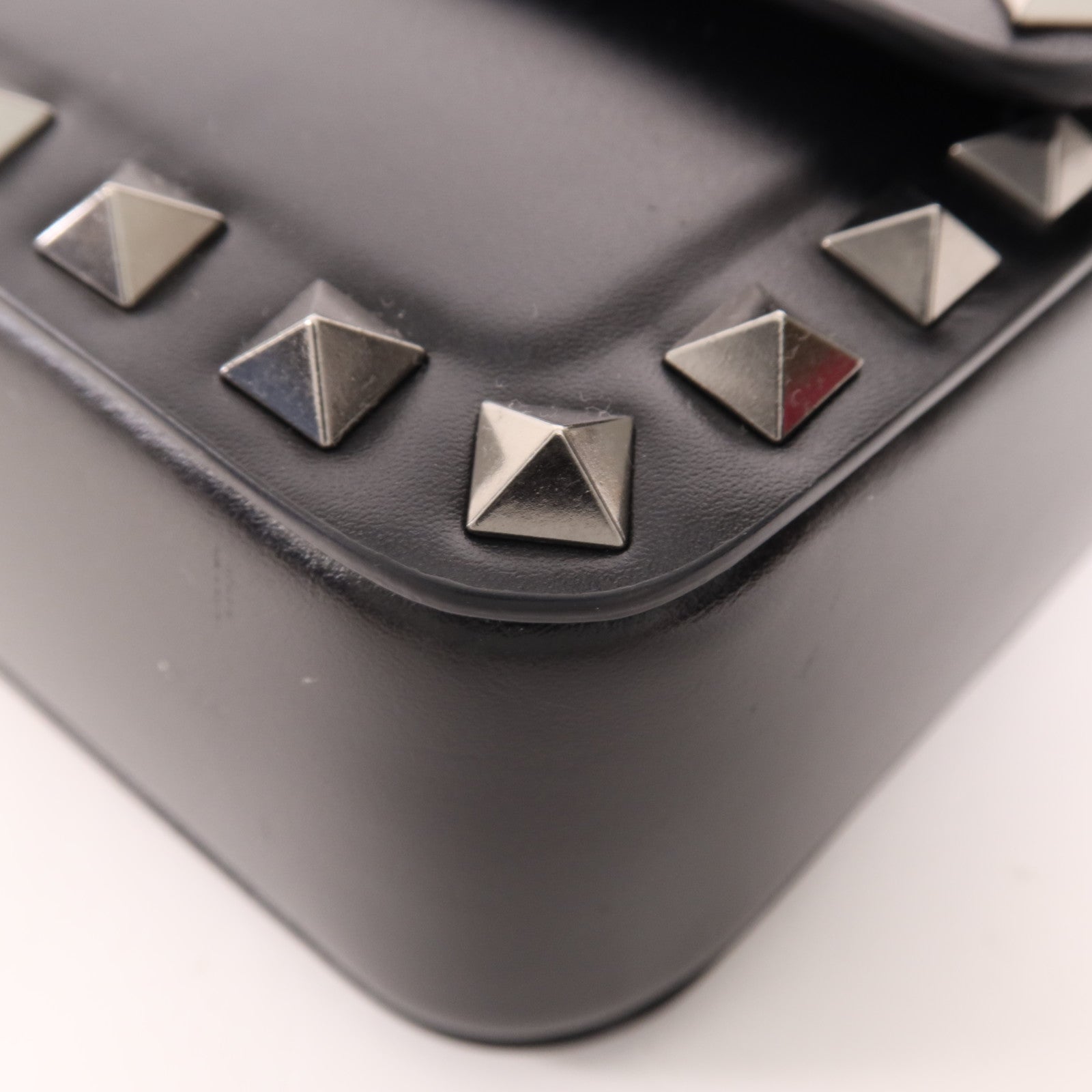 Valentino 牛皮皮革Shoulder Bag銀扣肩背袋