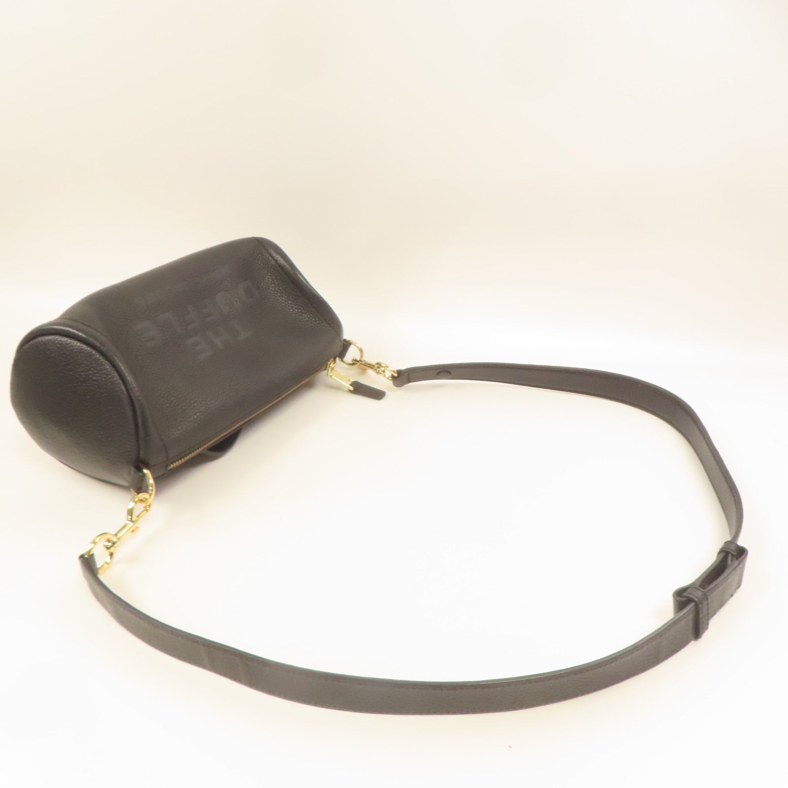 MARC JACOBS 牛皮皮革The Duffle Bag金扣肩背袋黑色