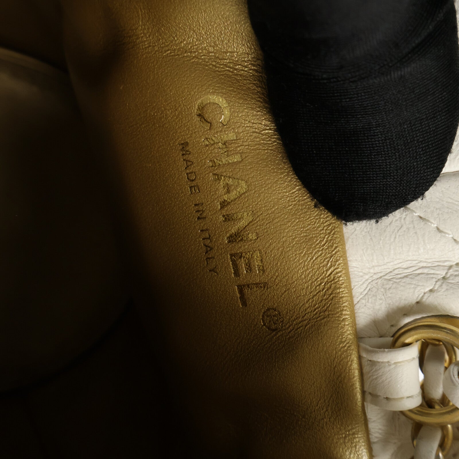 CHANEL 羊皮皮革Drawstring Bucket Bag Pearl Crush鏈帶肩背袋