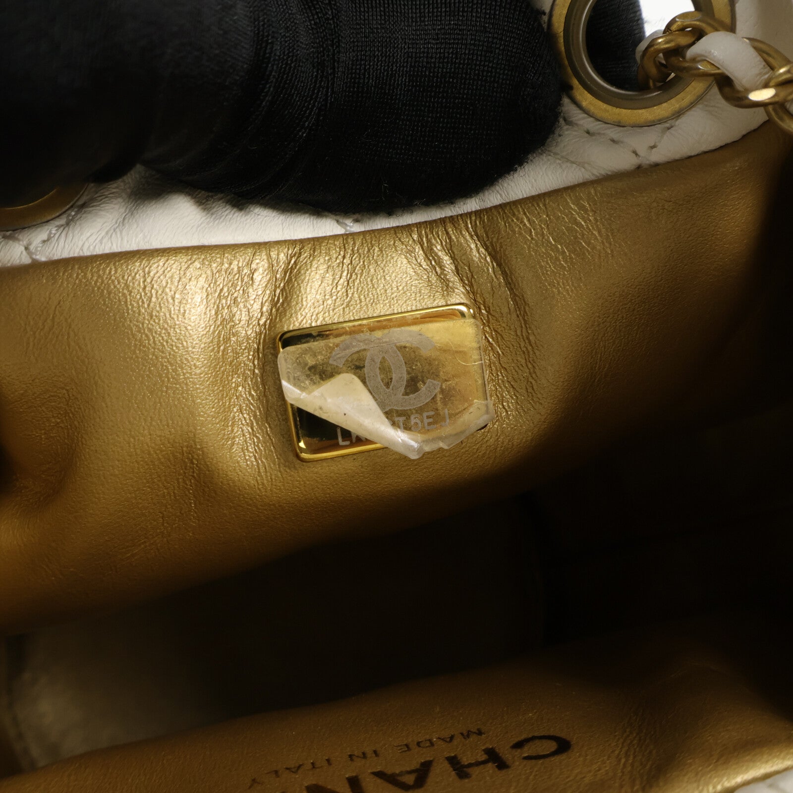 CHANEL 羊皮皮革Drawstring Bucket Bag Pearl Crush鏈帶肩背袋