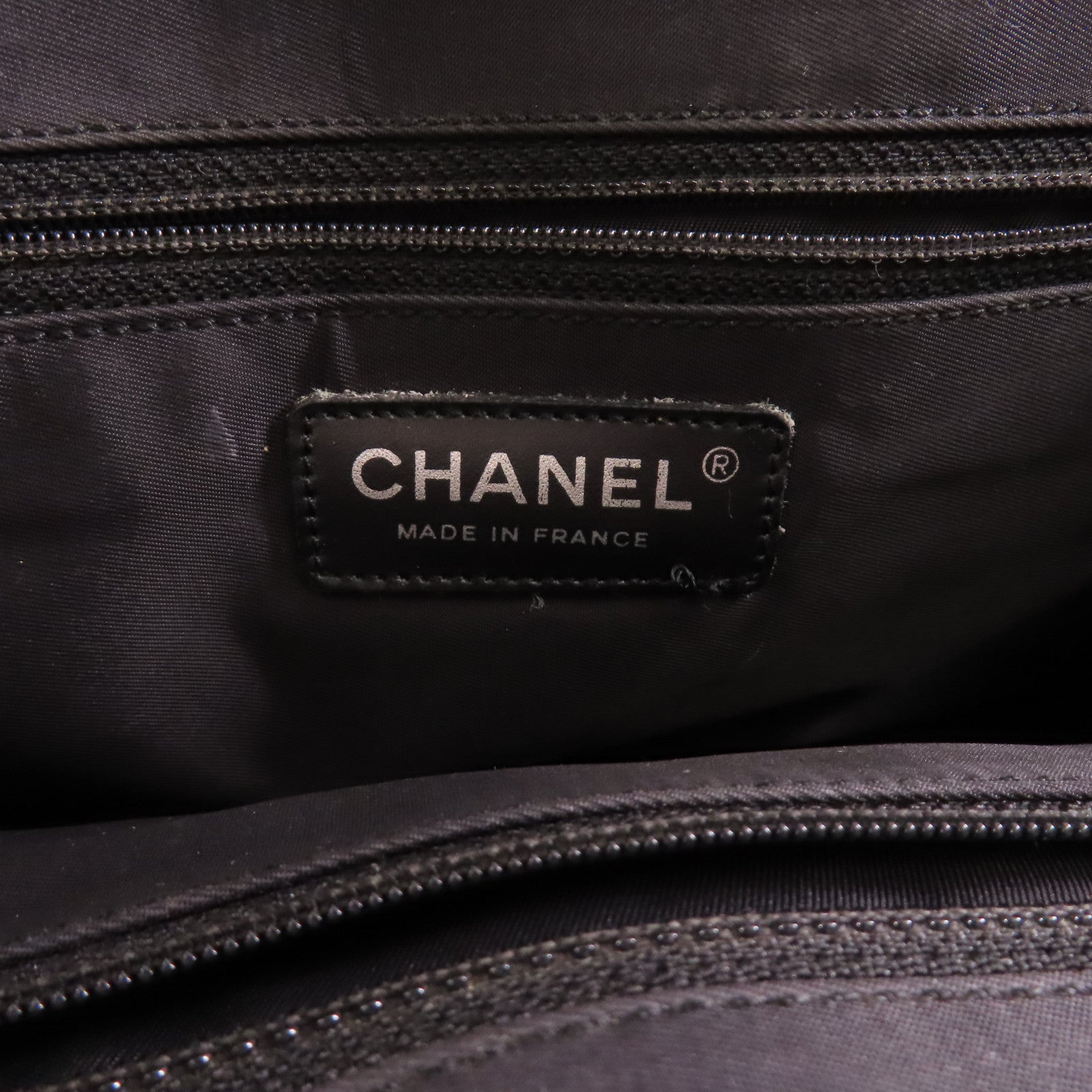 CHANEL 尼龍New Travel Line金扣肩背袋