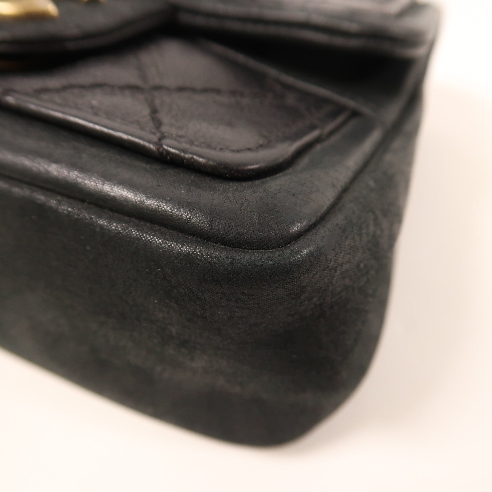 CHANEL 牛皮皮革Chain Shoulder金扣鏈帶肩背袋