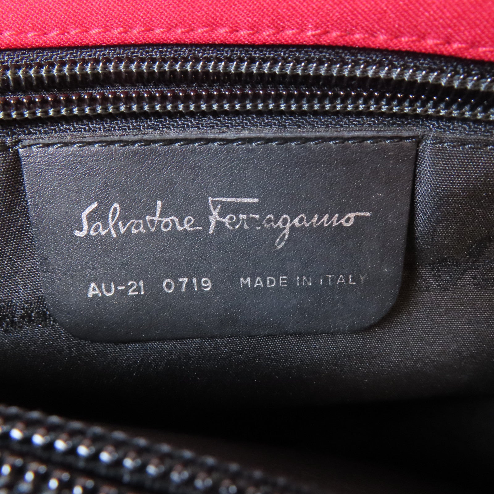 Salvatore Ferragamo 帆布Shoulder Bag銀扣肩背袋紅色
