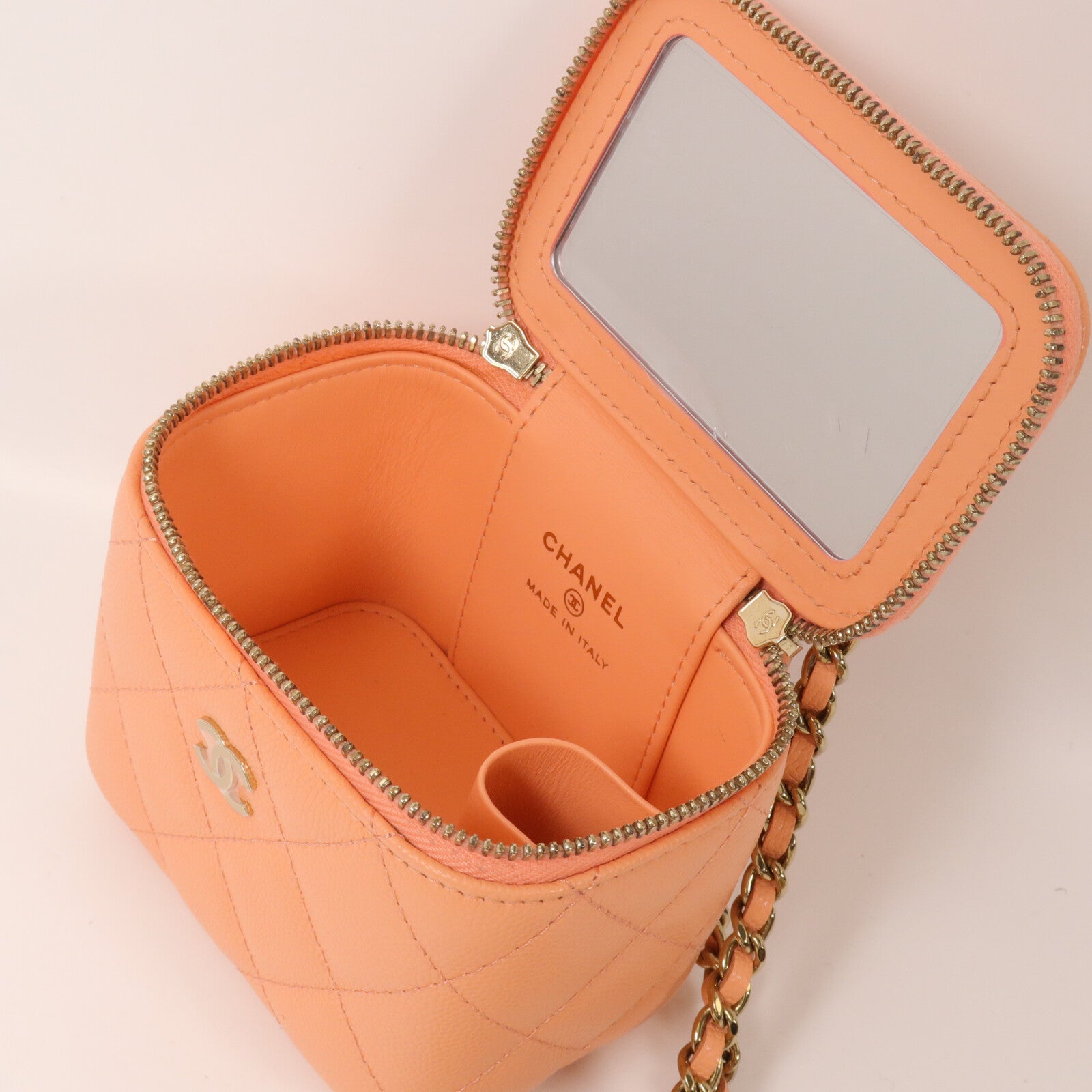 CHANEL 牛皮皮革Vanity Case鏈帶肩背袋