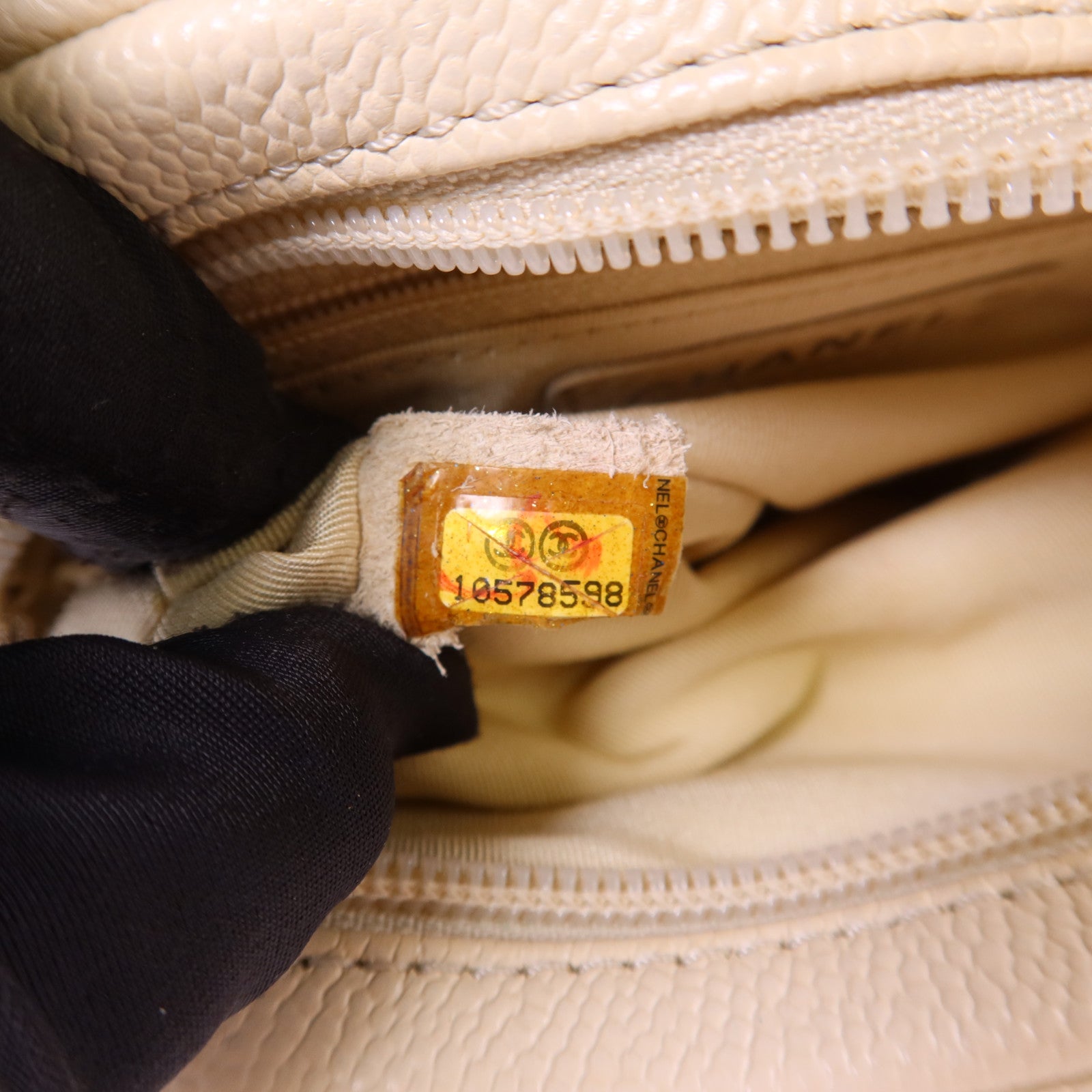 CHANEL 牛皮皮革Shoulder Bag銀扣肩背袋