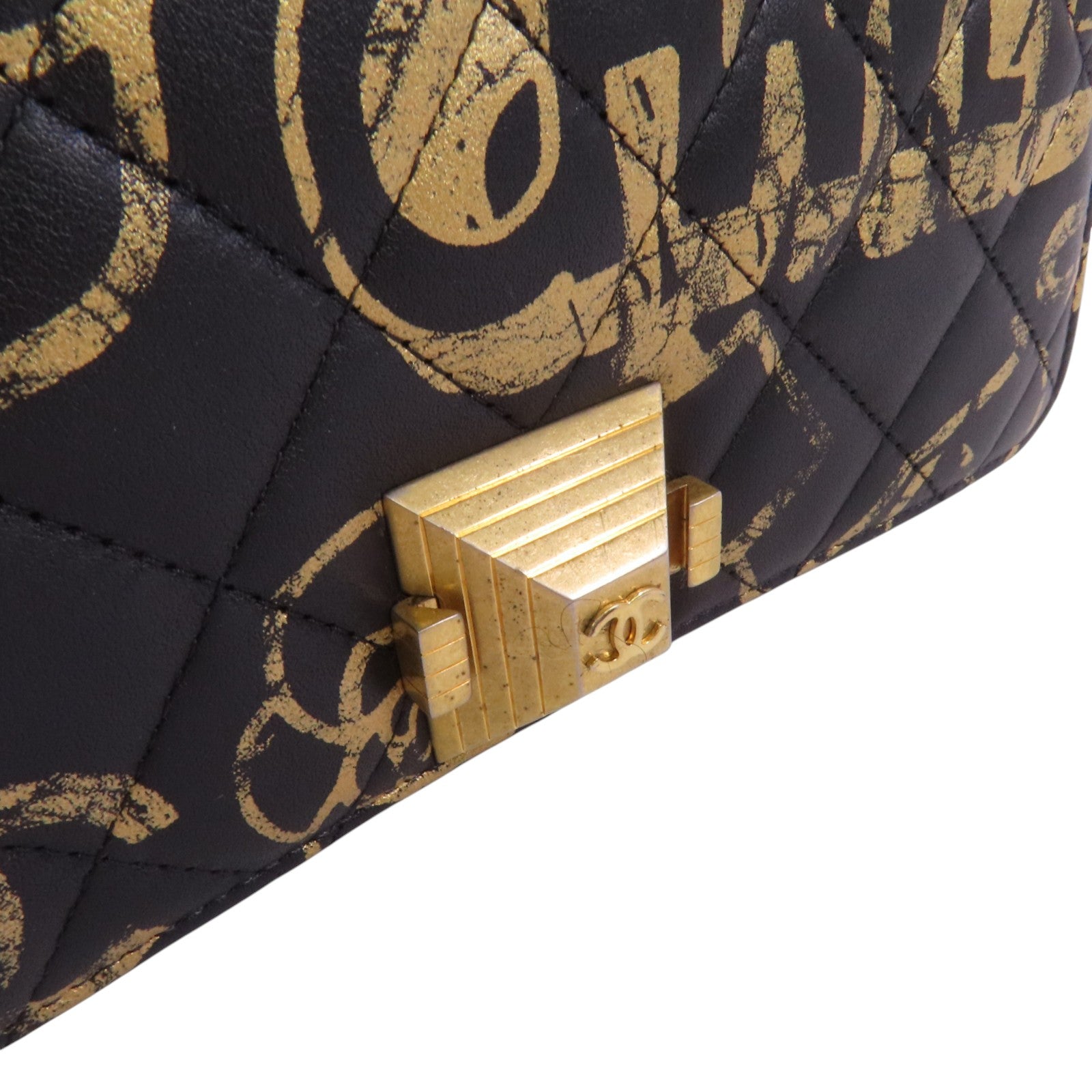 CHANEL 牛皮皮革WOC Wallet On Chain金扣鏈帶肩背袋