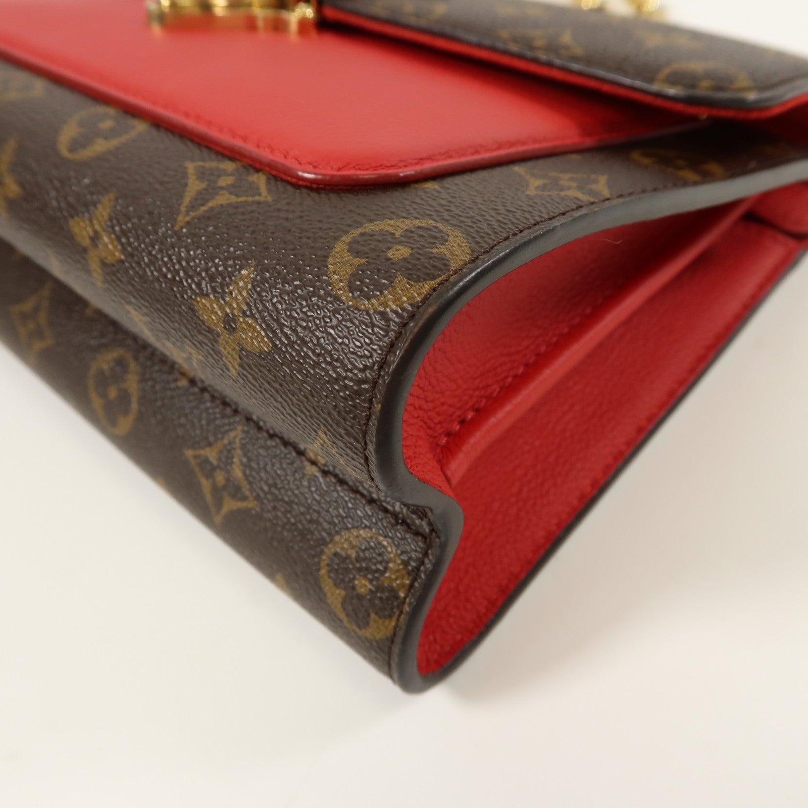 LOUIS VUITTON Monogram Victoire金扣鏈帶肩背袋