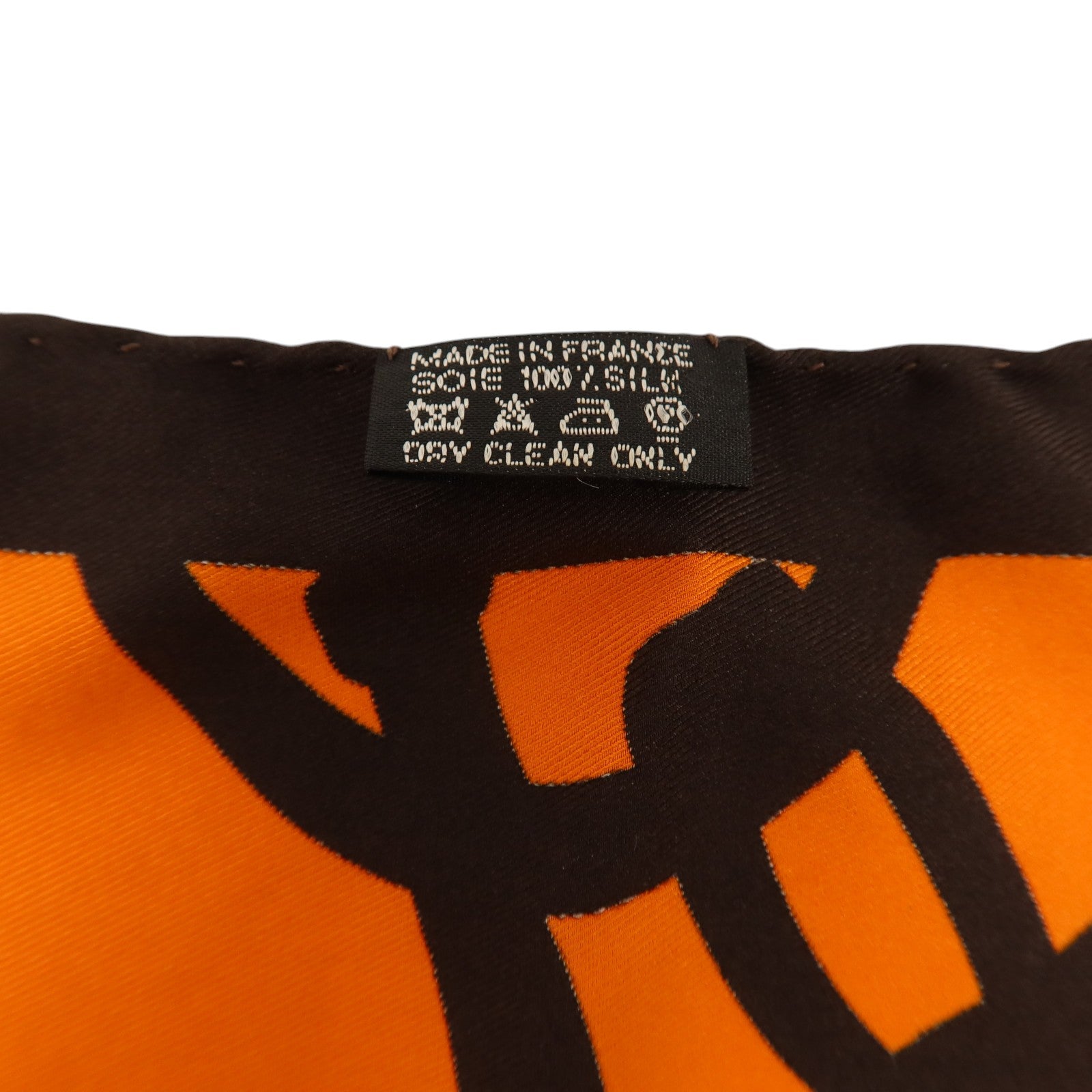 HERMES 絲質Giant Triangle Scarf絲巾