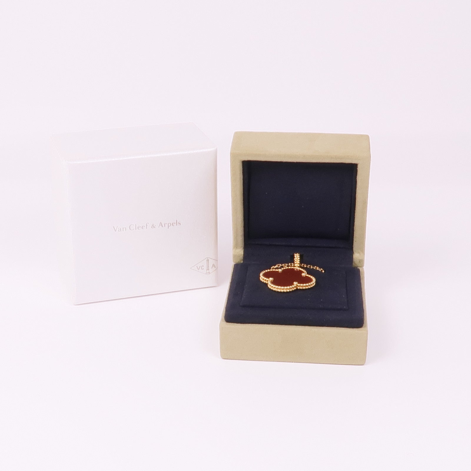 Van Cleef & Arpels 18K黃金Magic Alhambra項鍊