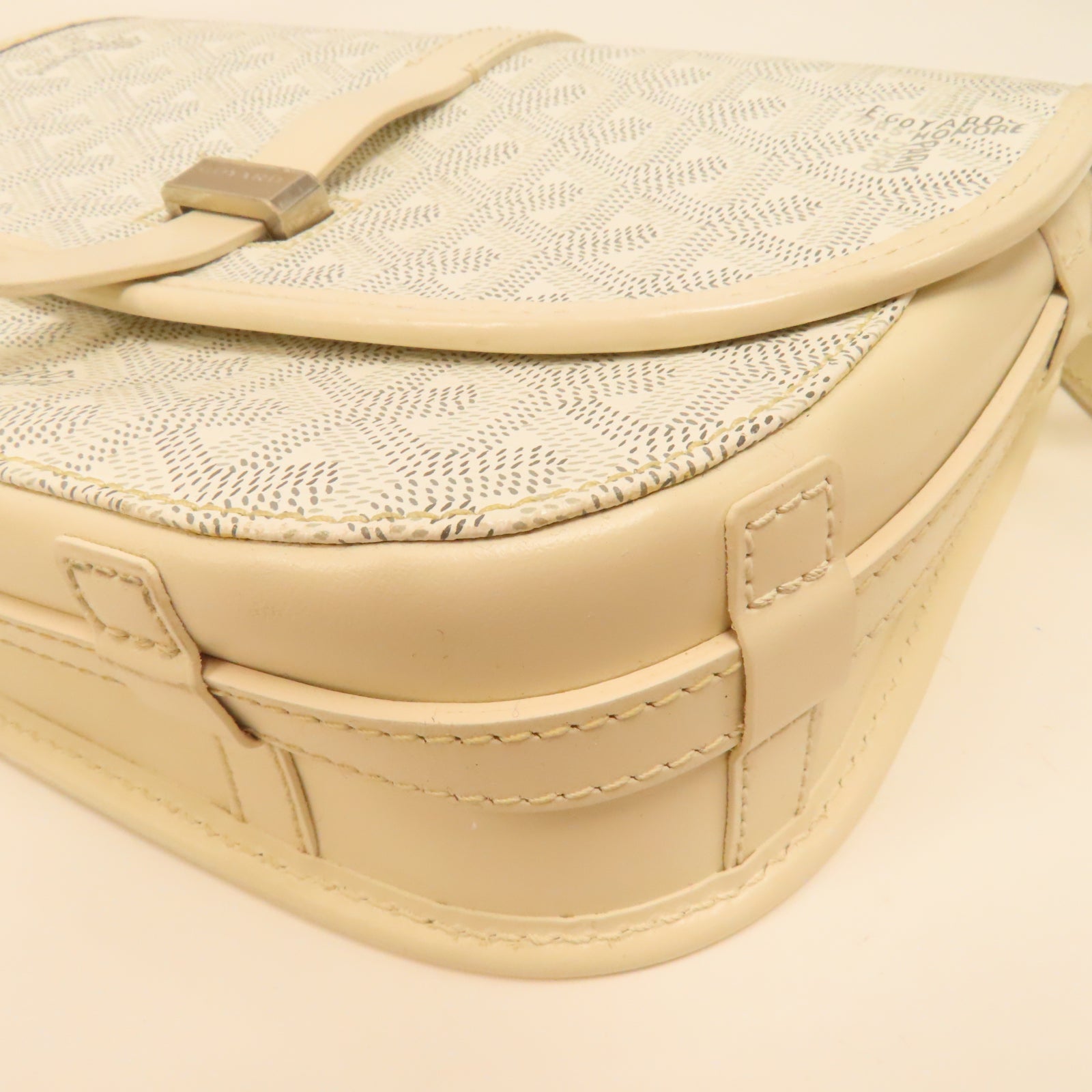 GOYARD 帆布Belvedere PM銀扣肩背袋白色