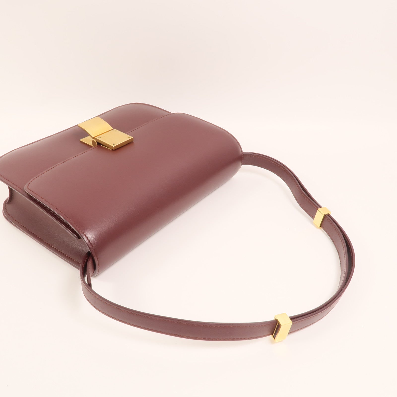 CELINE 牛皮皮革Classic Box金扣肩背袋