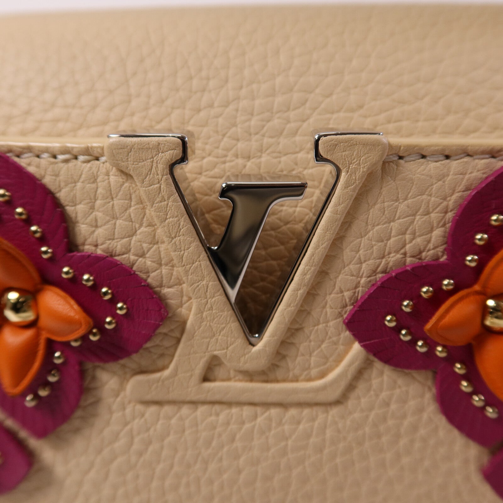 LOUIS VUITTON 【激減優惠】Taurillon Capucines BB銀扣手挽肩背兩用袋
