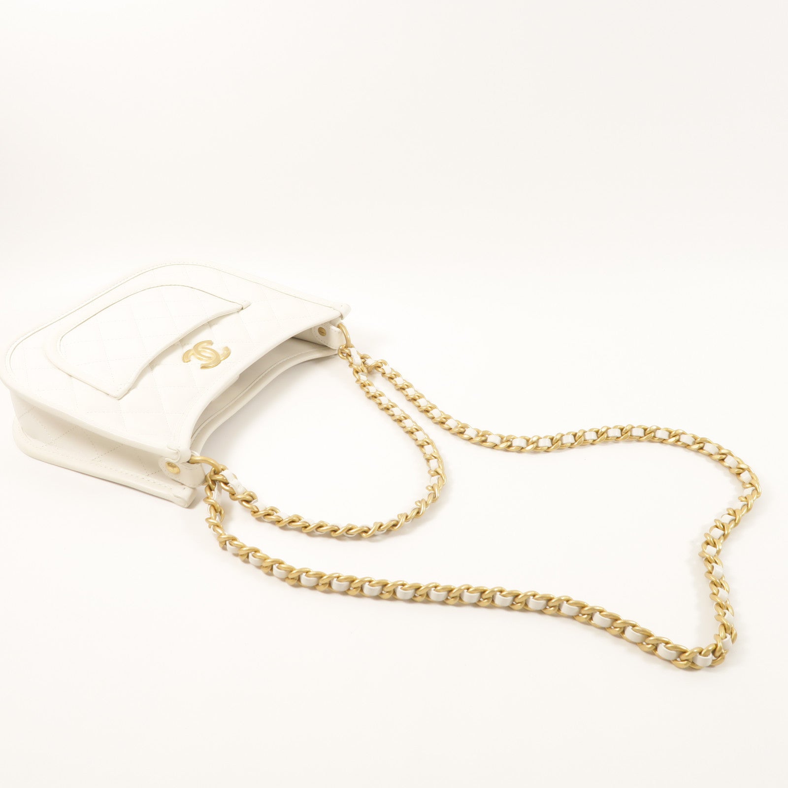 CHANEL 牛皮皮革Hobo Bag金扣鏈帶手挽肩背兩用袋