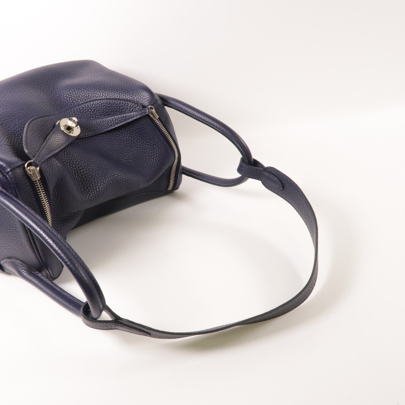 HERMES Clemence皮革銀扣Lindy 30肩背袋Bleu Nuit