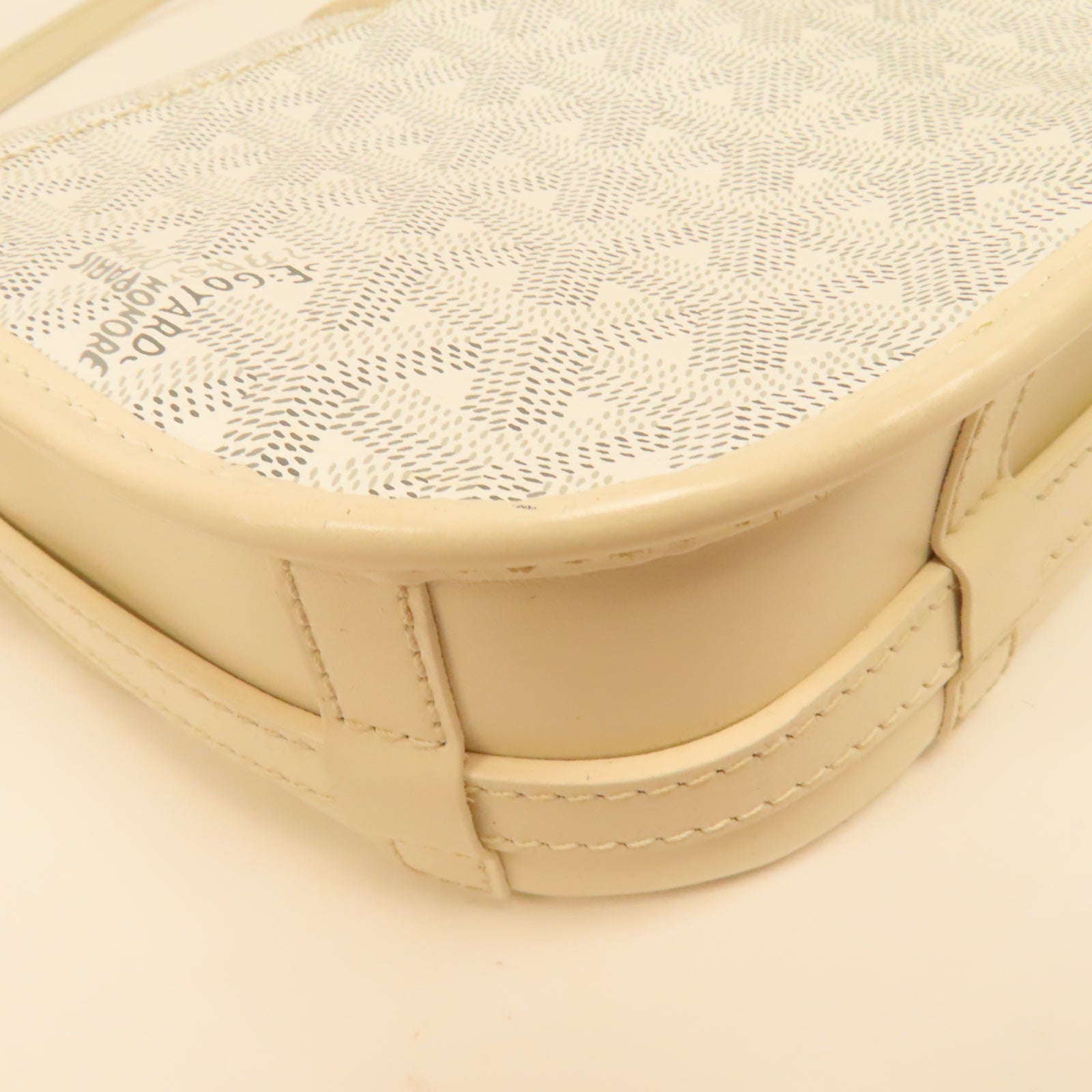 GOYARD 帆布Belvedere PM銀扣肩背袋白色