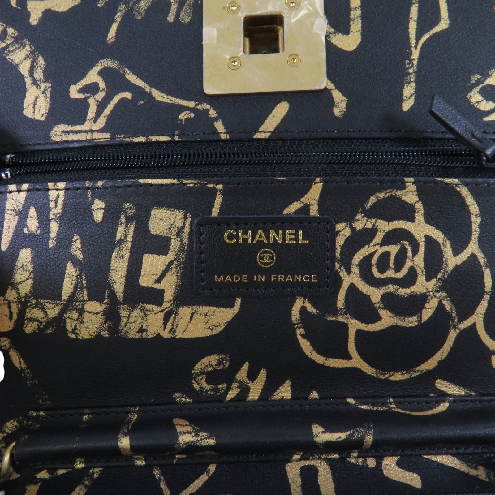 CHANEL 牛皮皮革WOC Wallet On Chain金扣鏈帶肩背袋