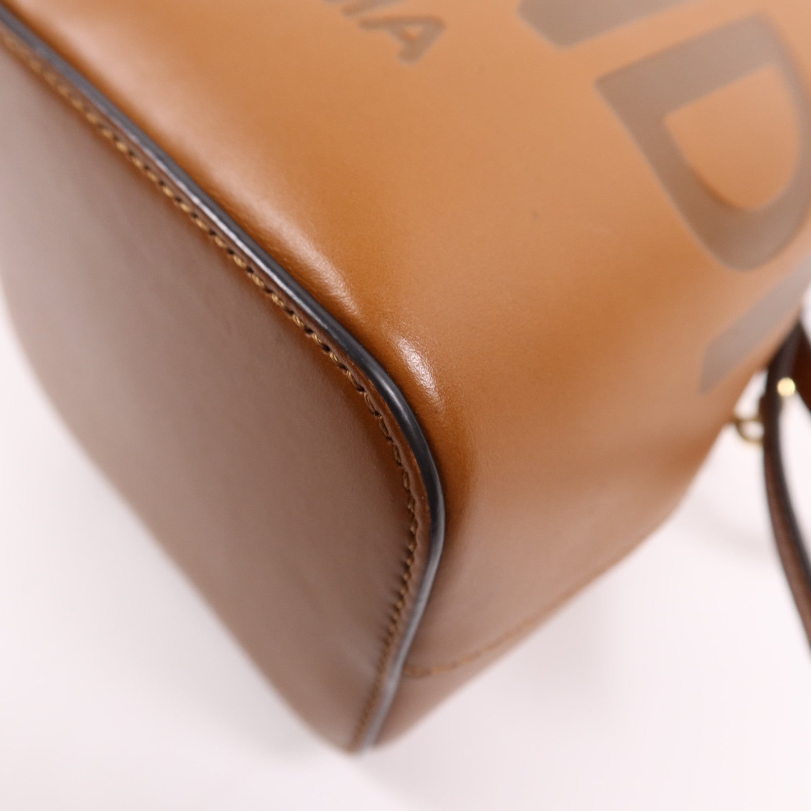 FENDI 牛皮皮革Mon Tresor金扣肩背袋