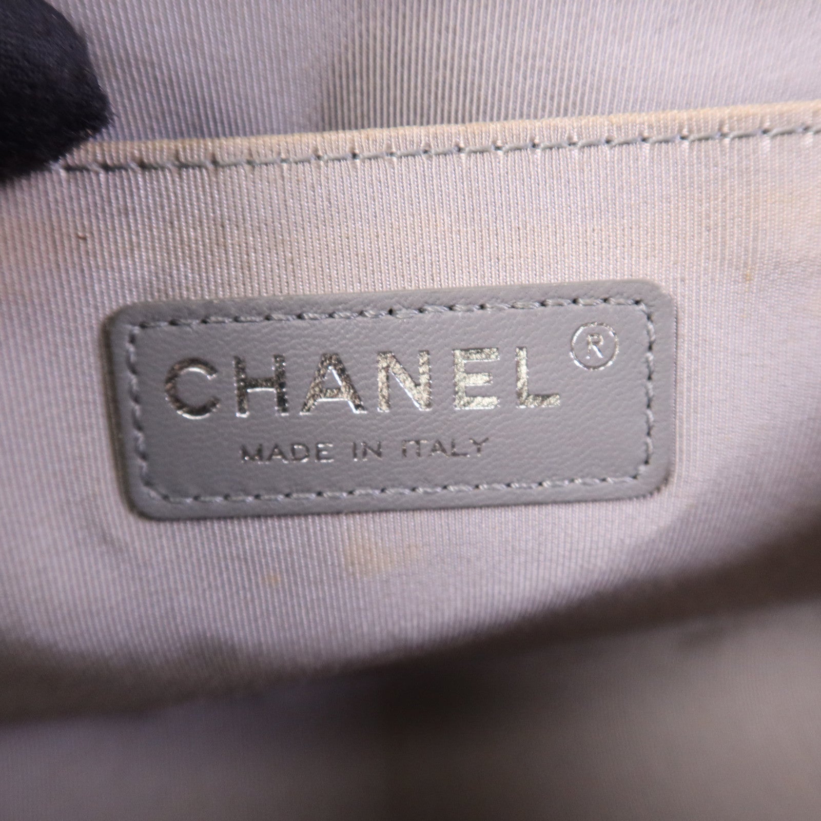 CHANEL 牛皮皮革Boy 25銀扣鏈帶肩背袋