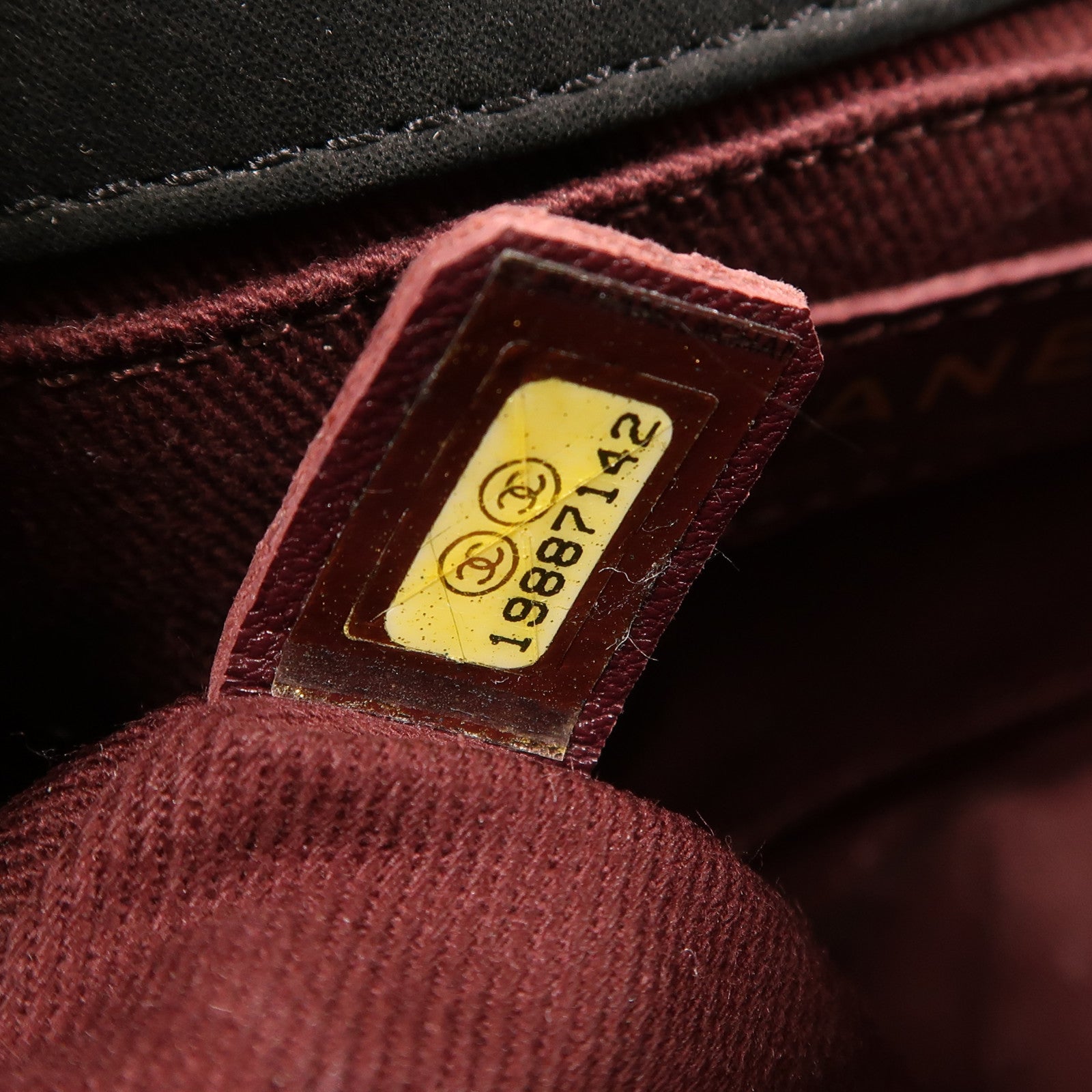 CHANEL 牛皮皮革Chain Shoulder金扣鏈帶肩背袋