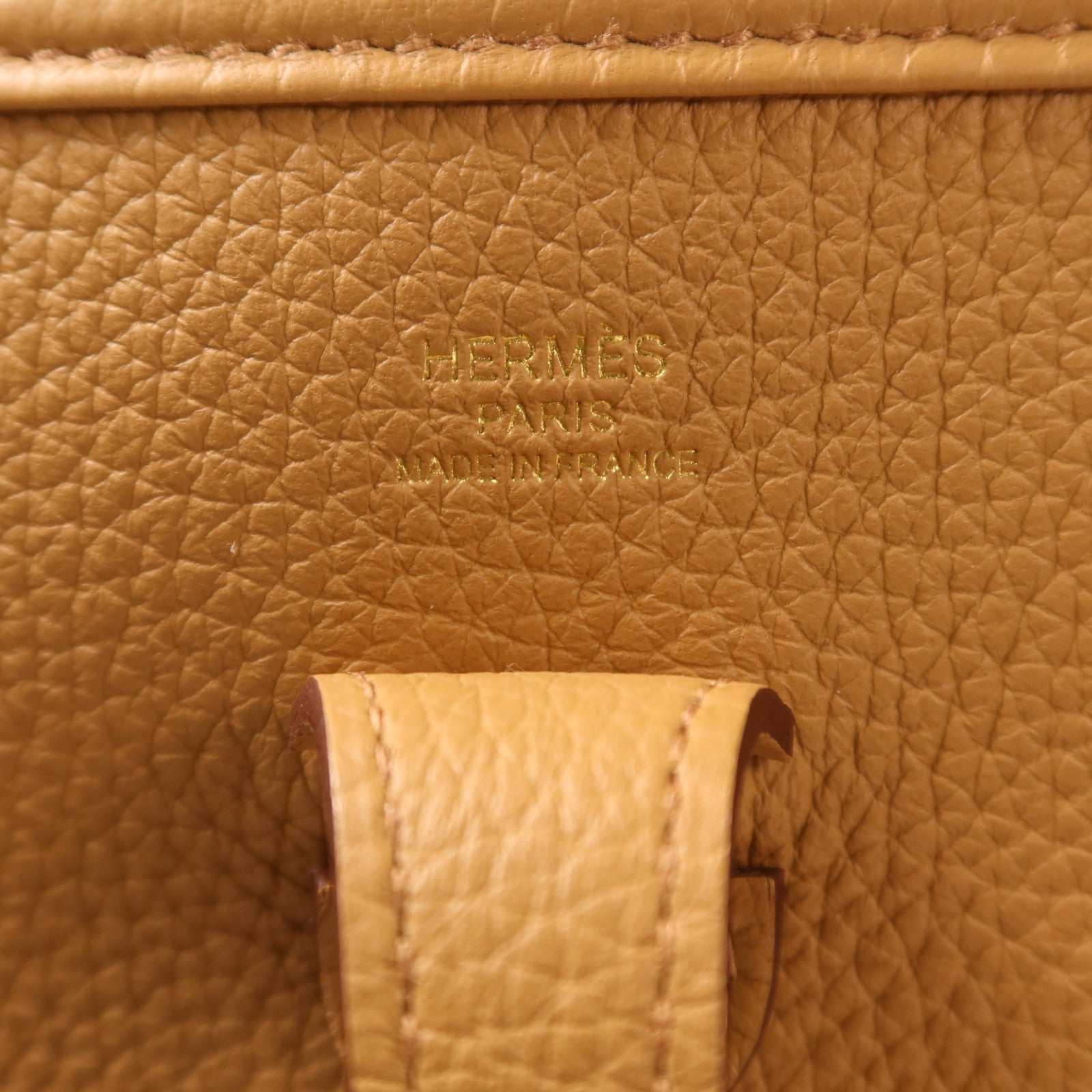 HERMES Clemence皮革Evelyne 23金扣肩背袋Biscuit