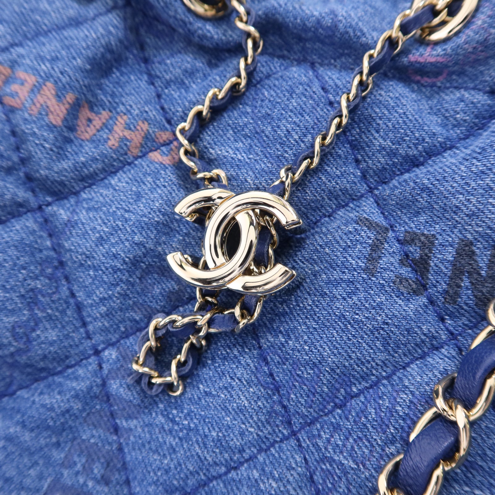 CHANEL 【激減優惠】牛仔布料Denim Mood Chain Bucket Bag金扣鏈帶肩背袋
