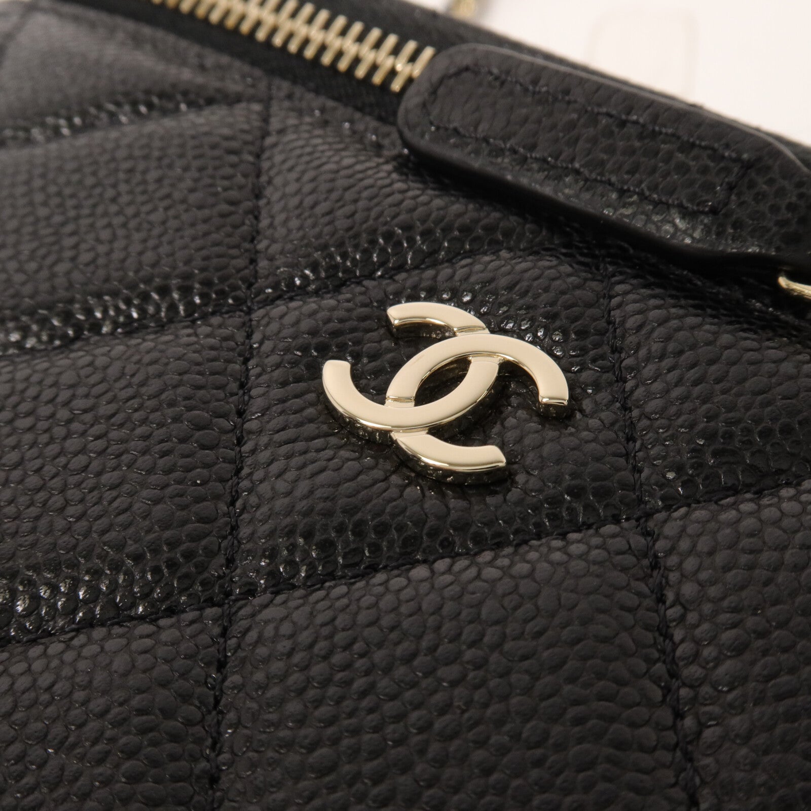 CHANEL 牛皮皮革Vanity Case鏈帶肩背袋