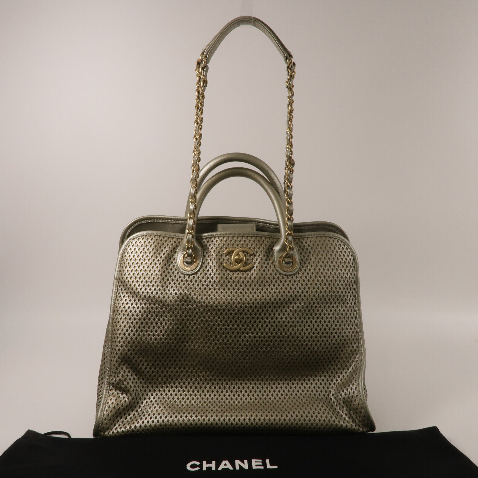 CHANEL 牛皮皮革Up In The Air Tote鏈帶手挽肩背兩用袋