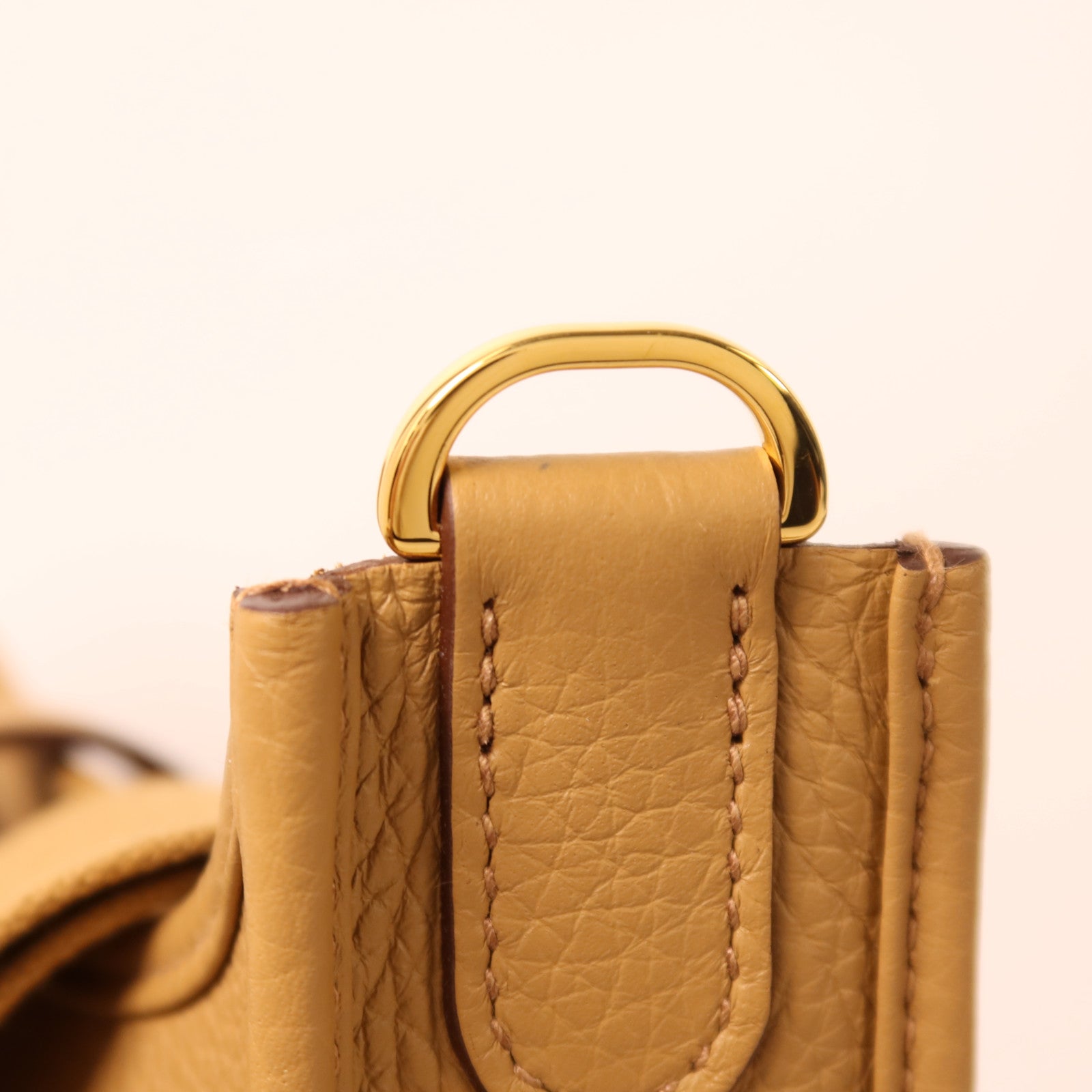 HERMES Clemence皮革Evelyne 23金扣肩背袋Biscuit