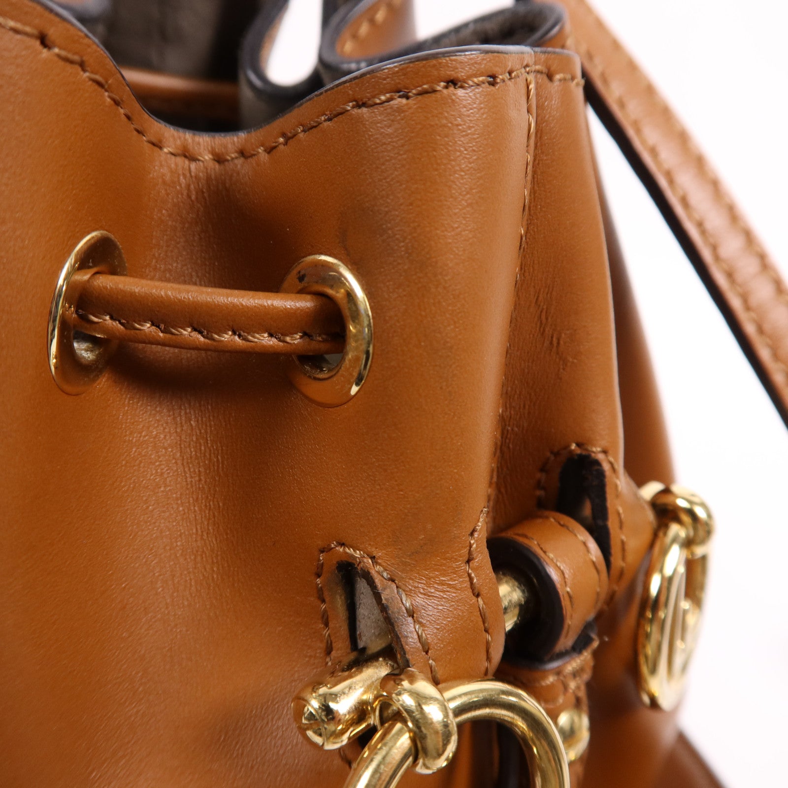 FENDI 牛皮皮革Mon Tresor金扣肩背袋