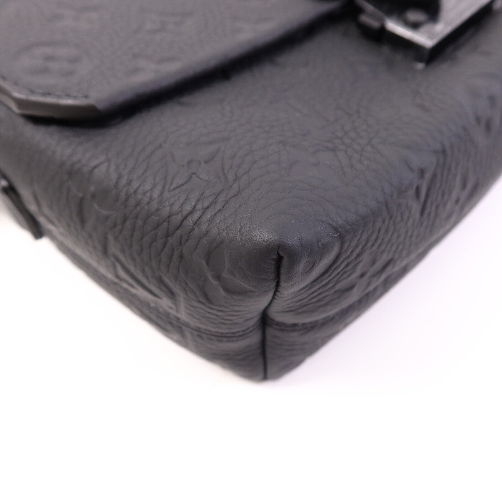 LOUIS VUITTON Taurillon Monogram S-Cape Messenger肩背袋