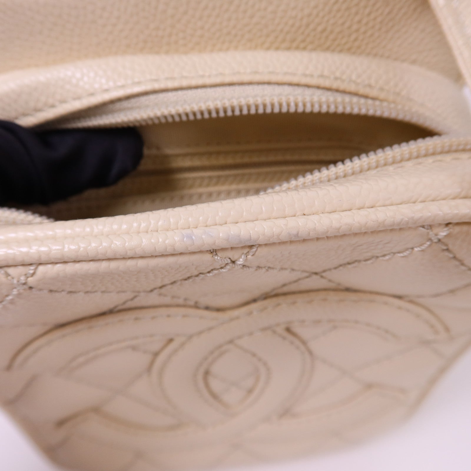 CHANEL 牛皮皮革Shoulder Bag銀扣肩背袋