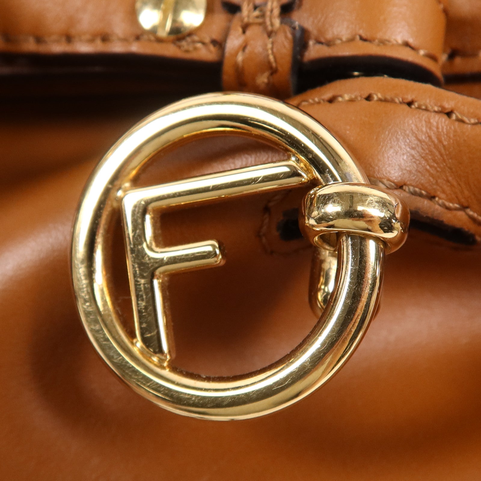 FENDI 牛皮皮革Mon Tresor金扣肩背袋