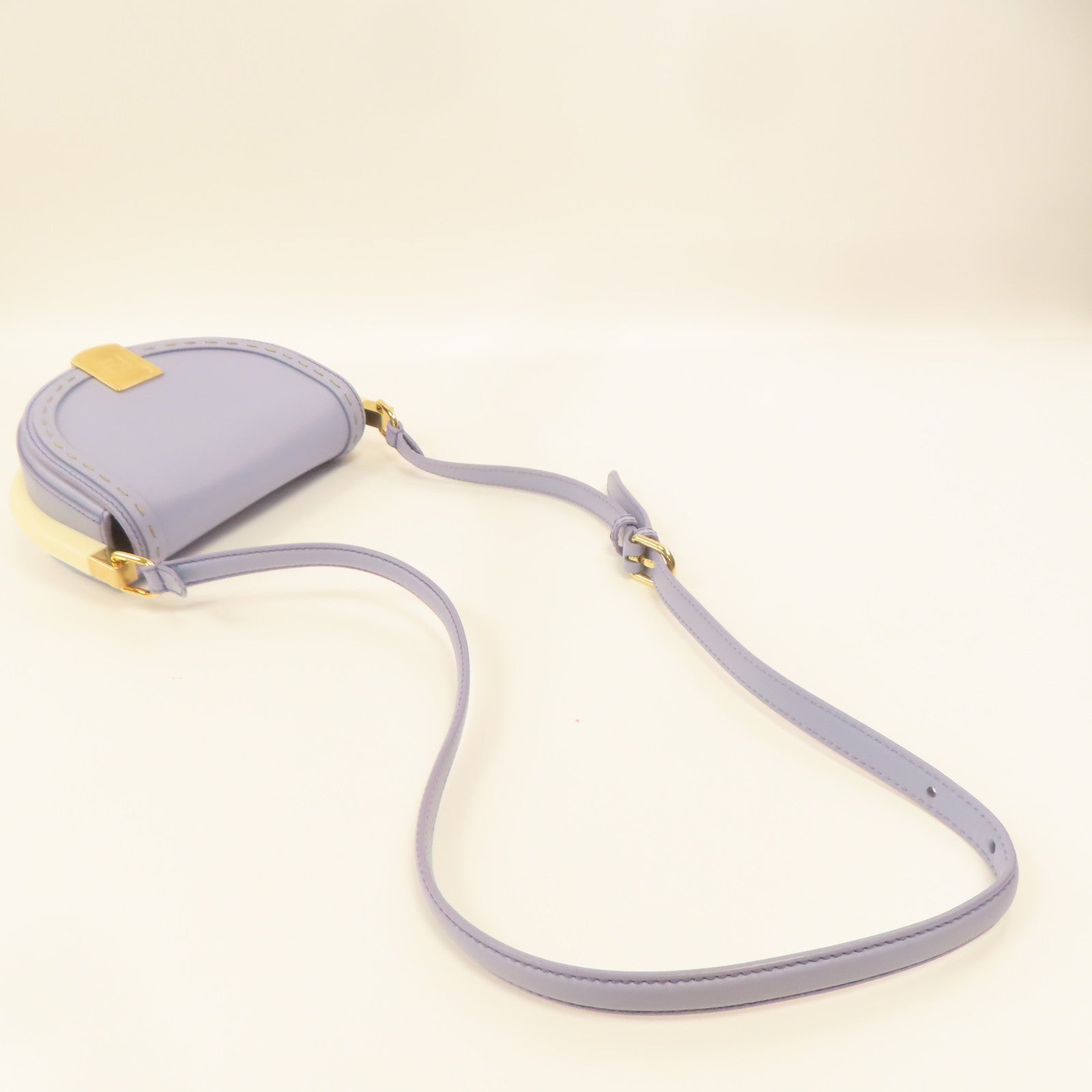 FENDI 牛皮皮革Moonlight金扣肩背袋藍色