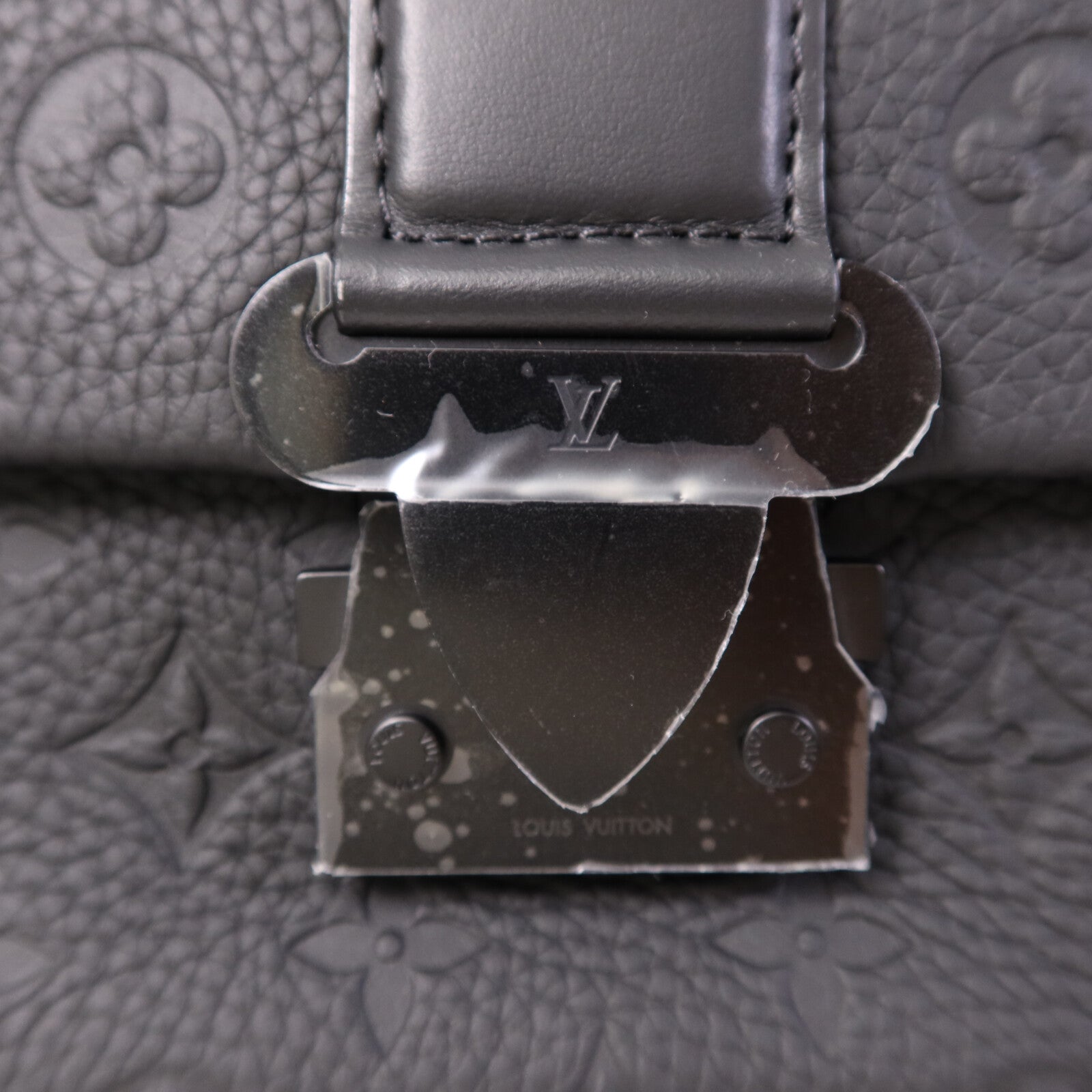LOUIS VUITTON Taurillon Monogram S-Cape Messenger肩背袋