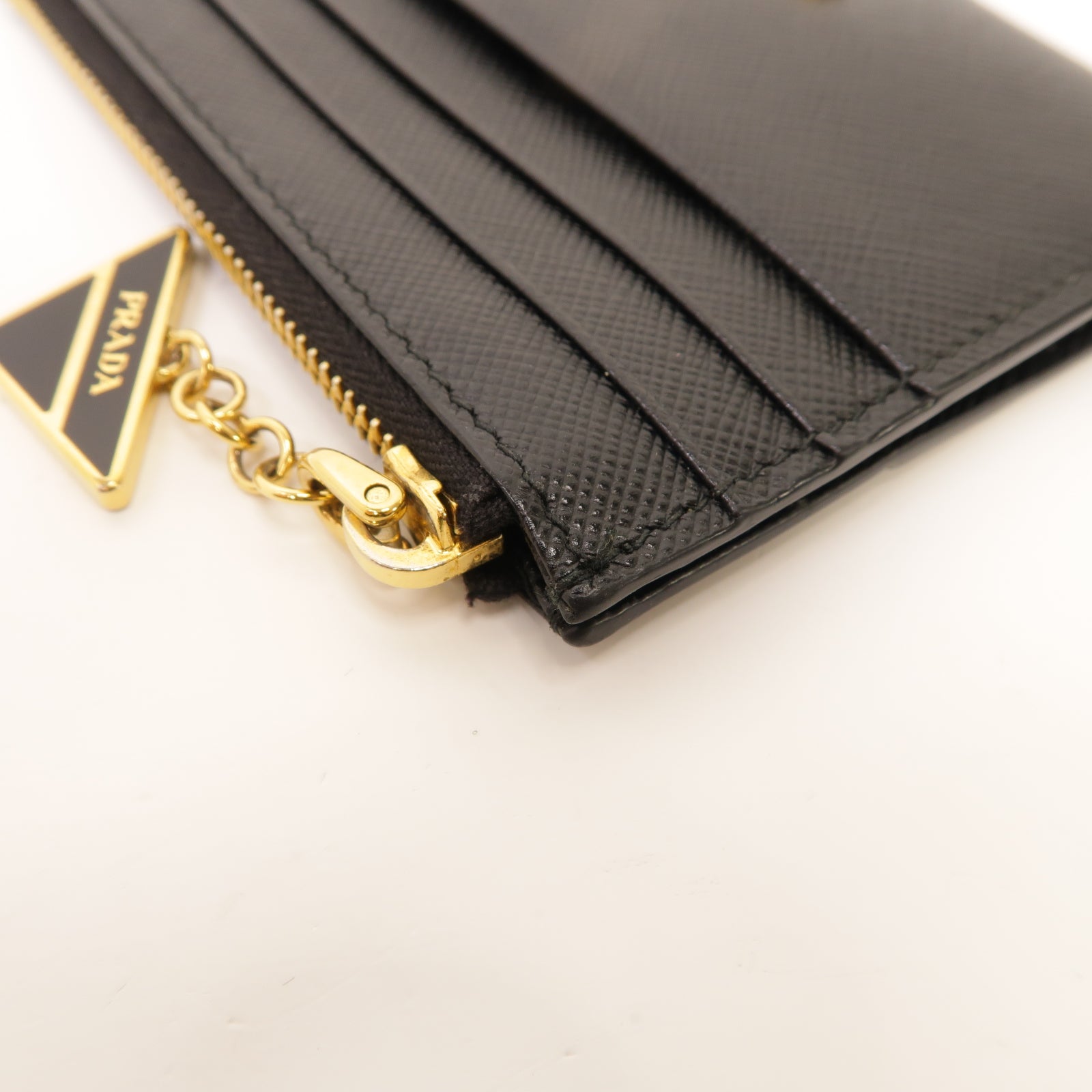 PRADA 牛皮皮革Card Case金扣卡片套黑色