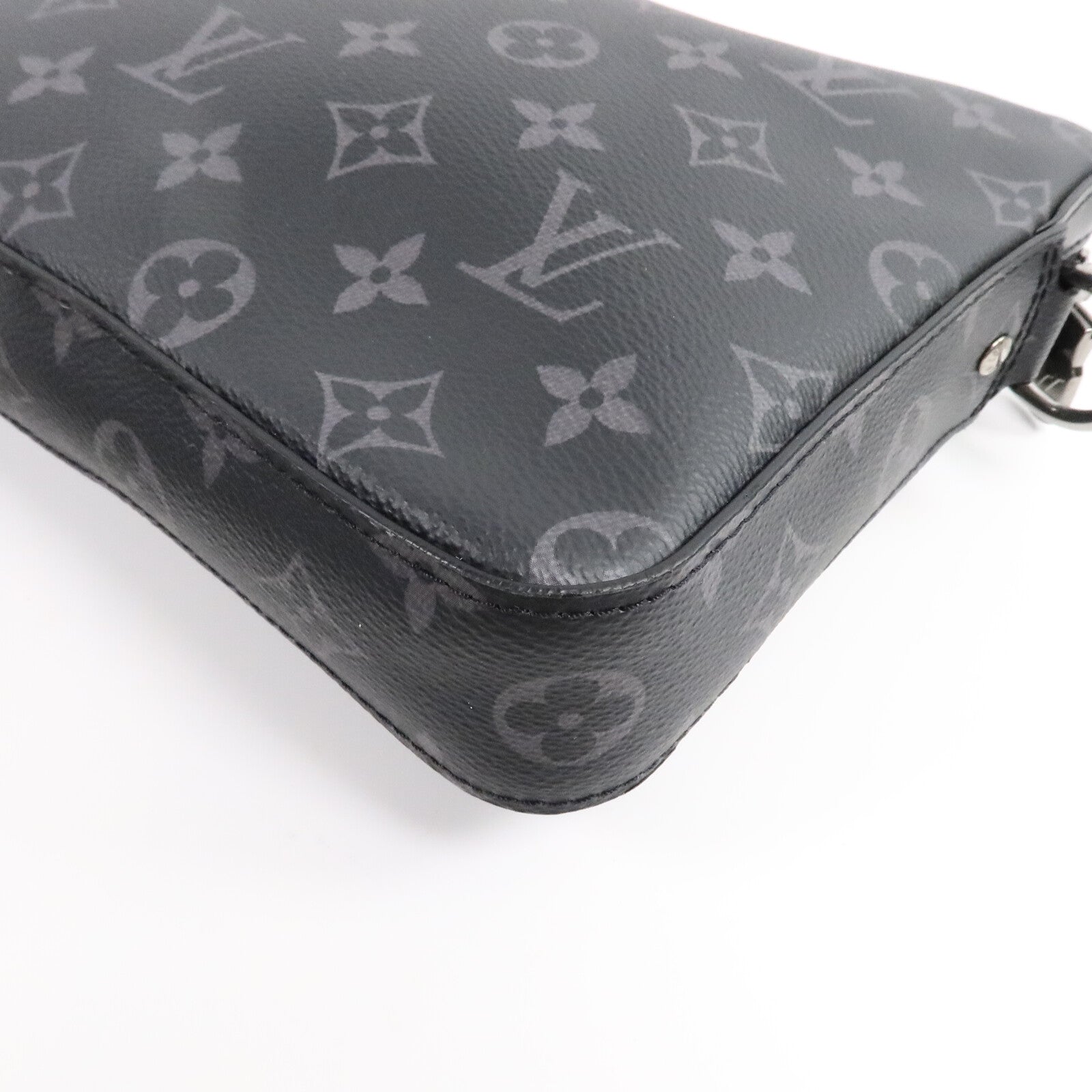LOUIS VUITTON Monogram Eclipse Reverse Trio Messenger銀扣肩背袋灰色