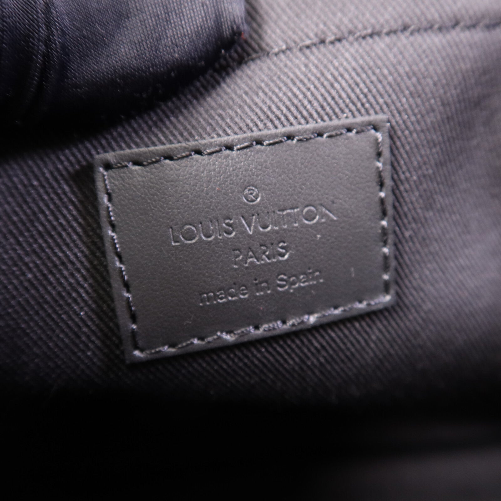 LOUIS VUITTON Taurillon Monogram S-Cape Messenger肩背袋