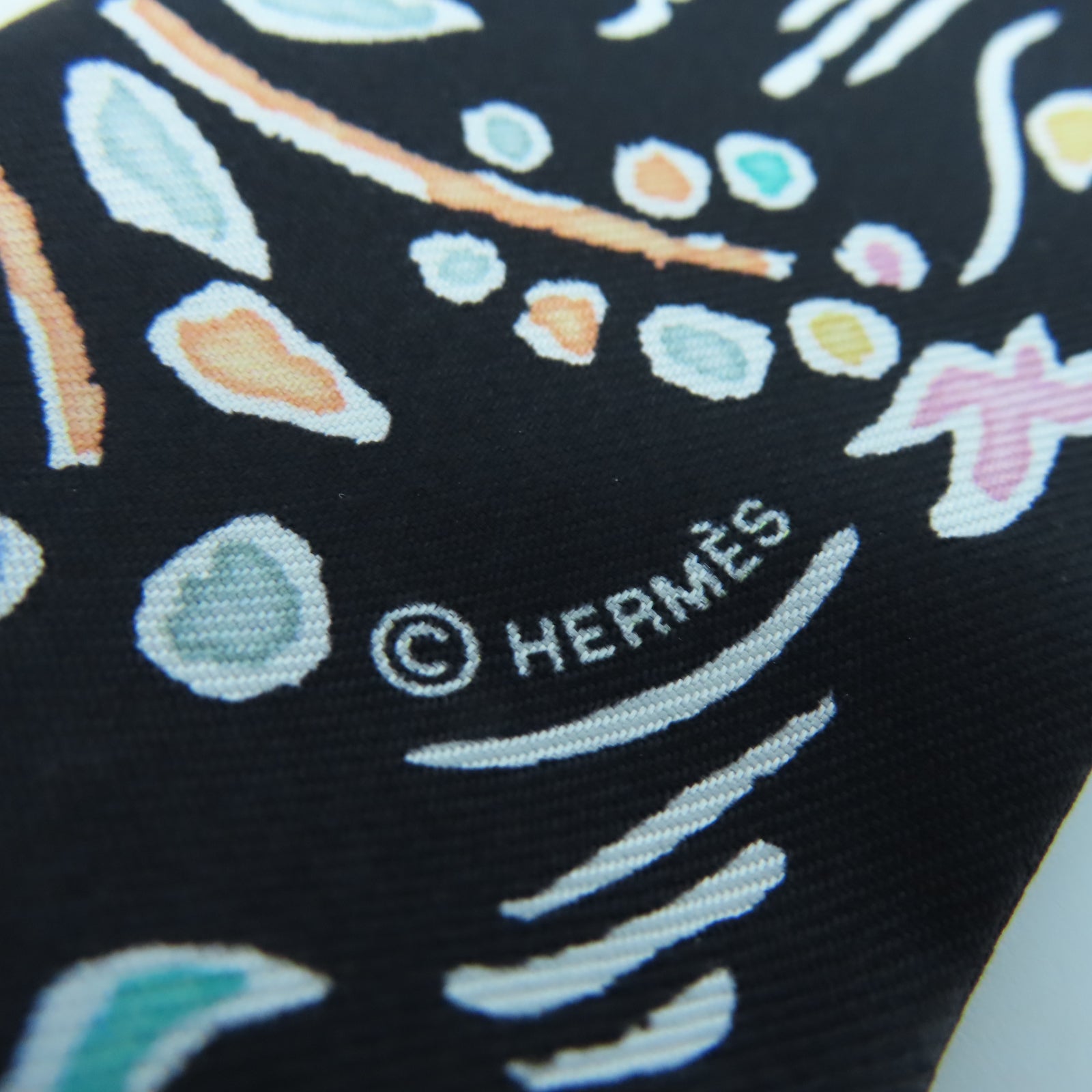 HERMES 【激減優惠】絲質Twilly絲巾黑色/淺綠色/粉紅色