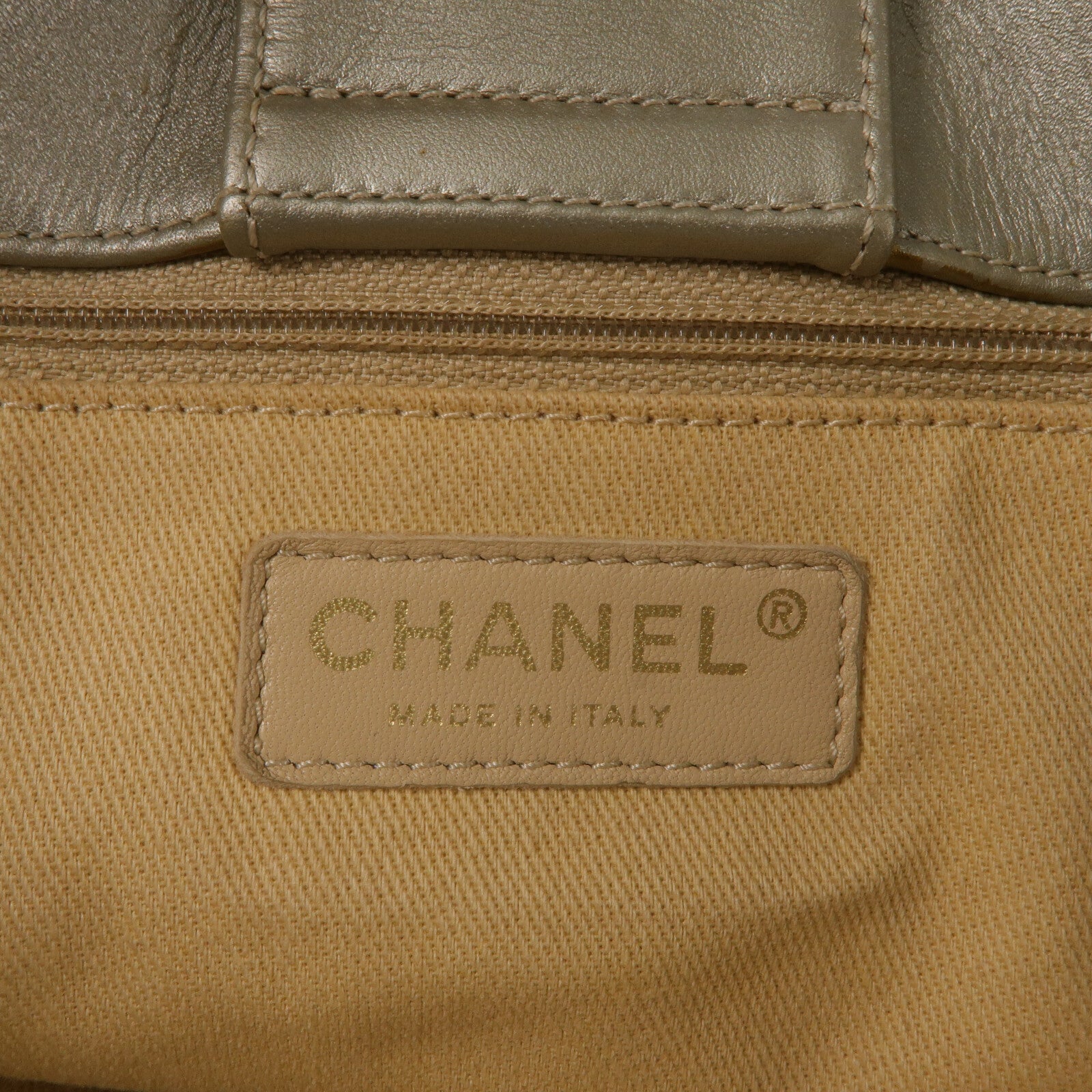 CHANEL 牛皮皮革Up In The Air Tote鏈帶手挽肩背兩用袋