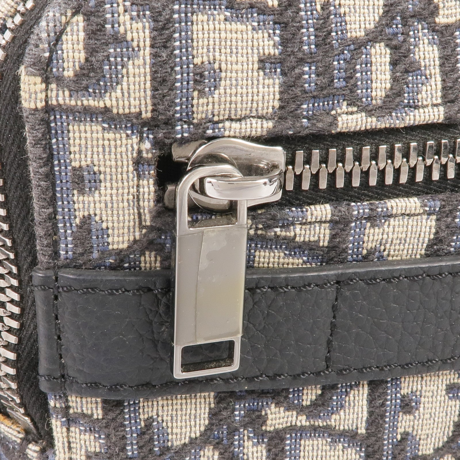 Dior 帆布Safari Messenger Bag銀扣肩背袋