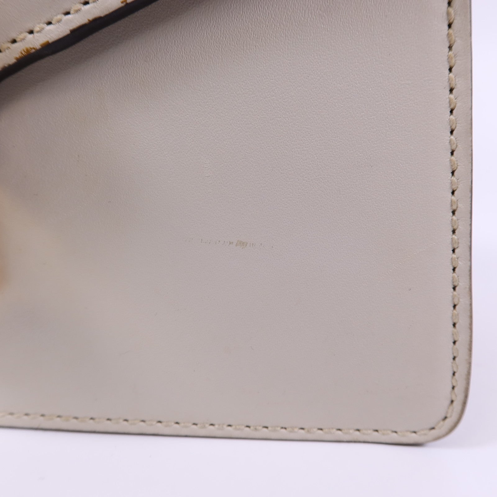 GUCCI 皮革Sylvie Chain Shoulder Bag金扣肩背袋