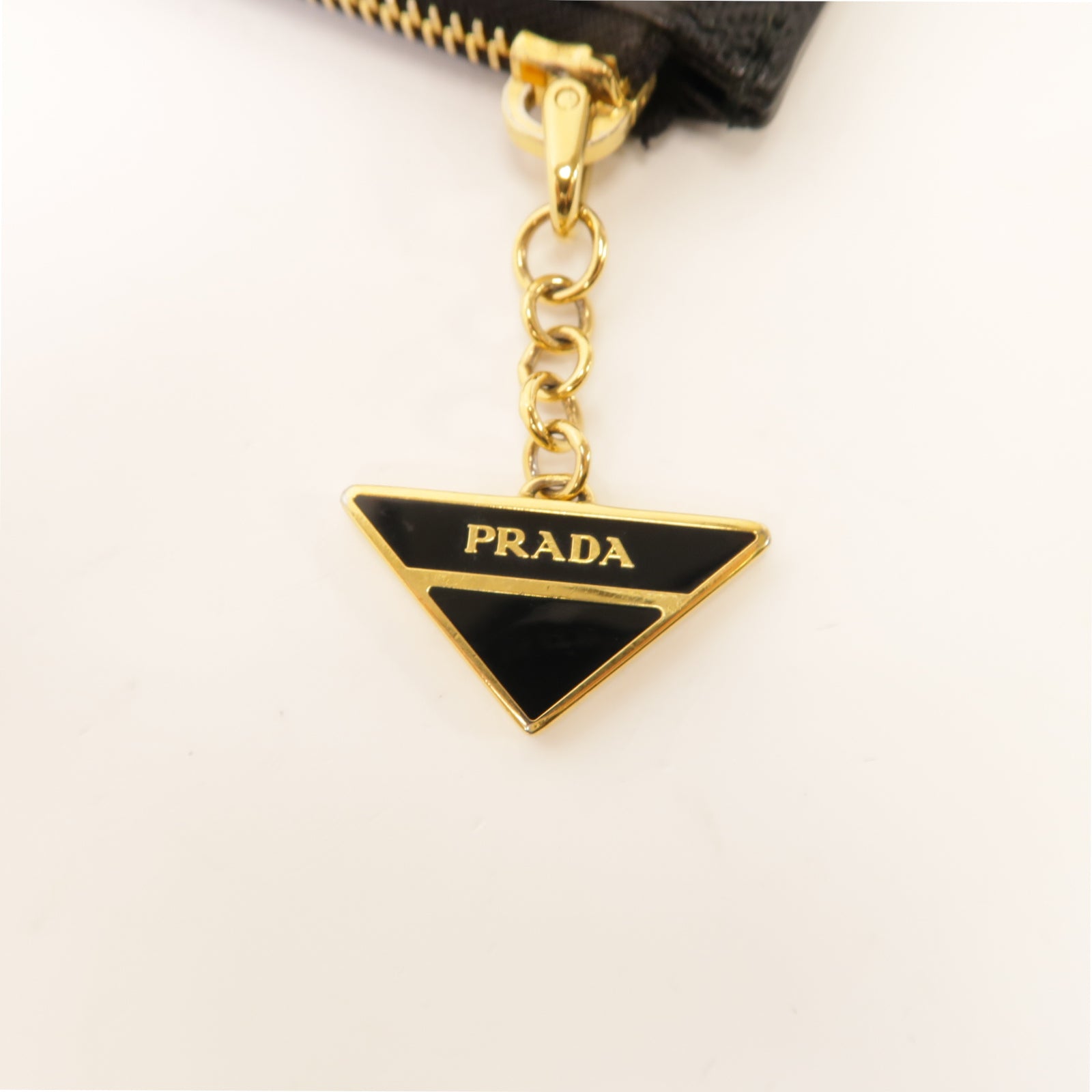 PRADA 牛皮皮革Card Case金扣卡片套黑色