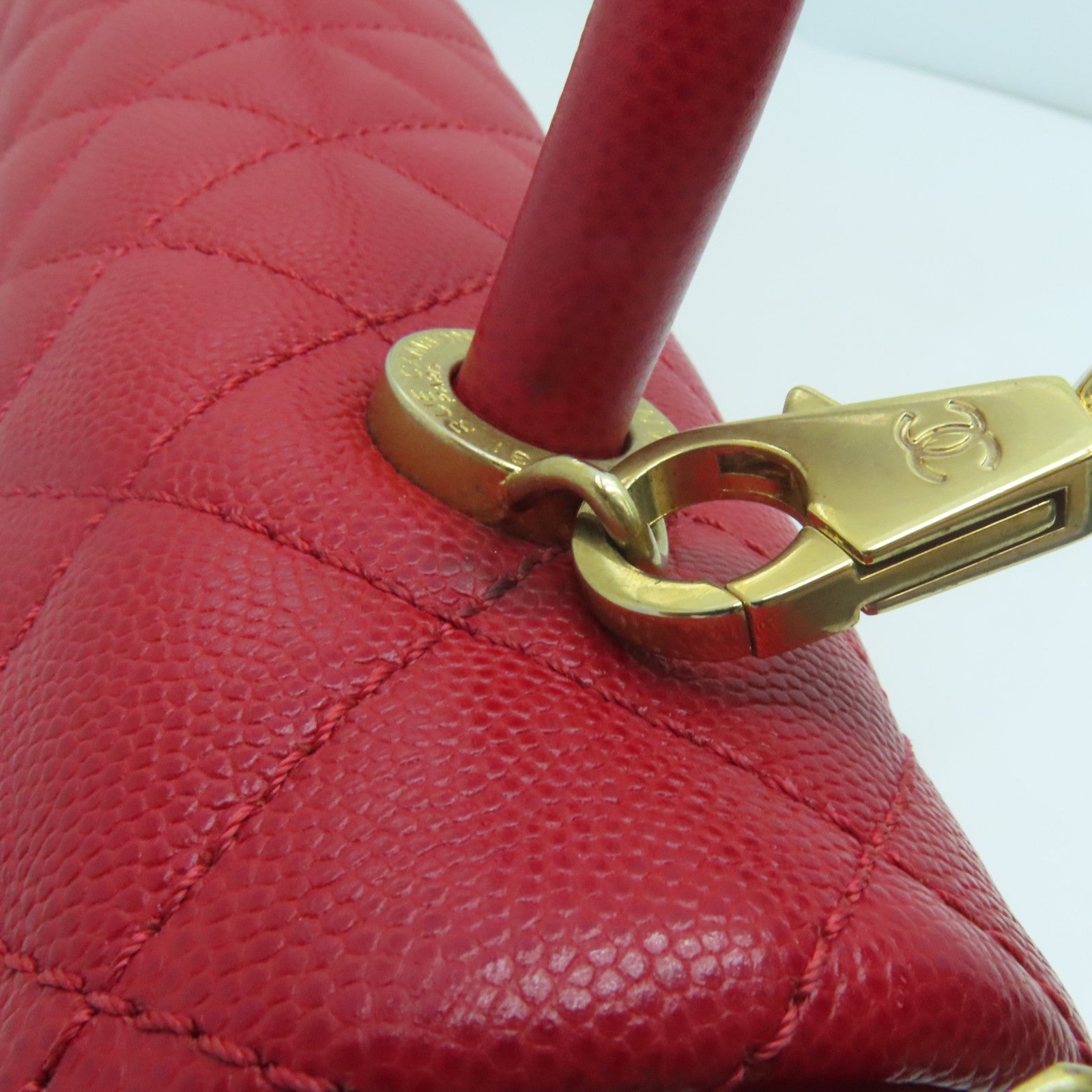 CHANEL 菱格Caviar皮革Coco Handle金扣手挽肩背两用袋红色