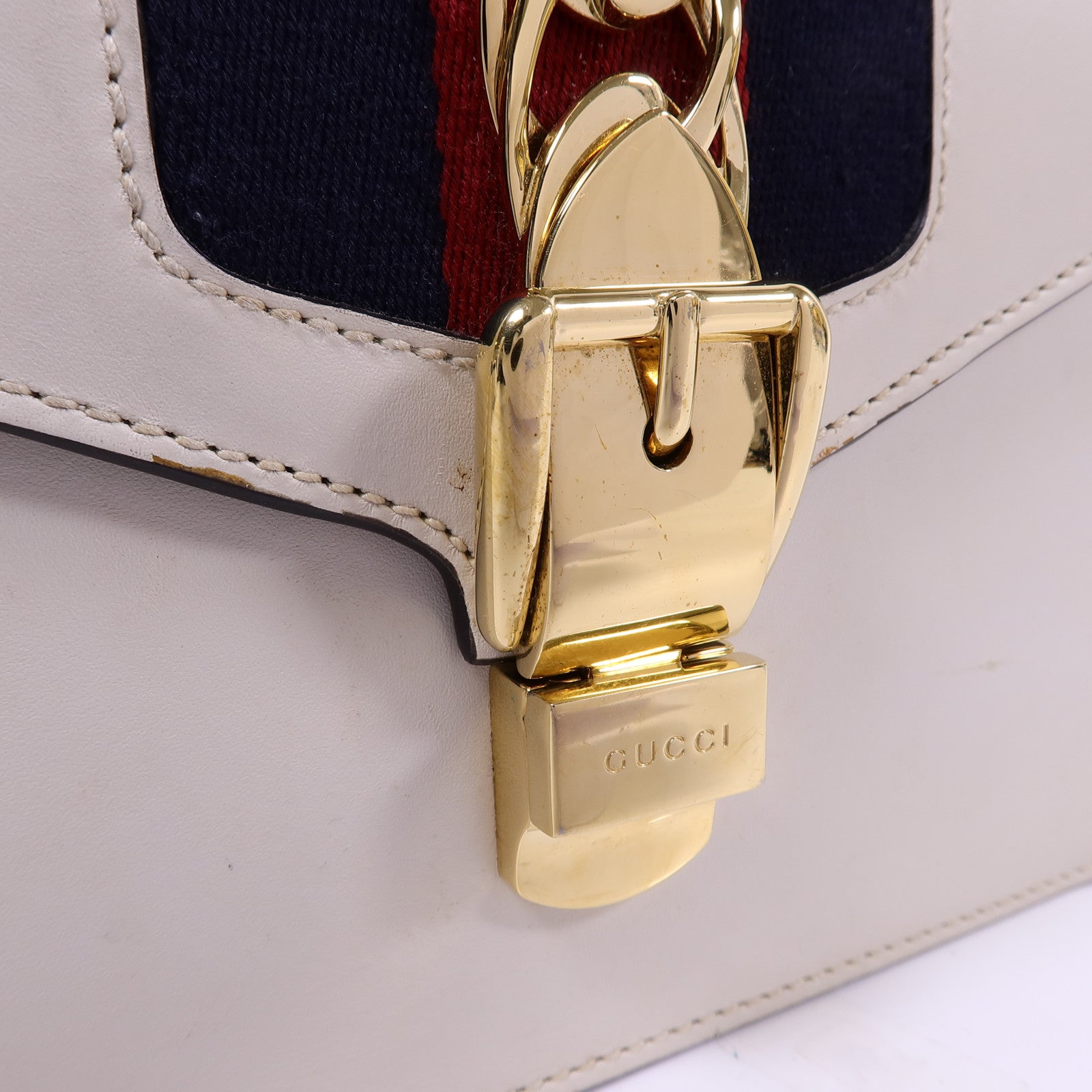 GUCCI 皮革Sylvie Chain Shoulder Bag金扣肩背袋