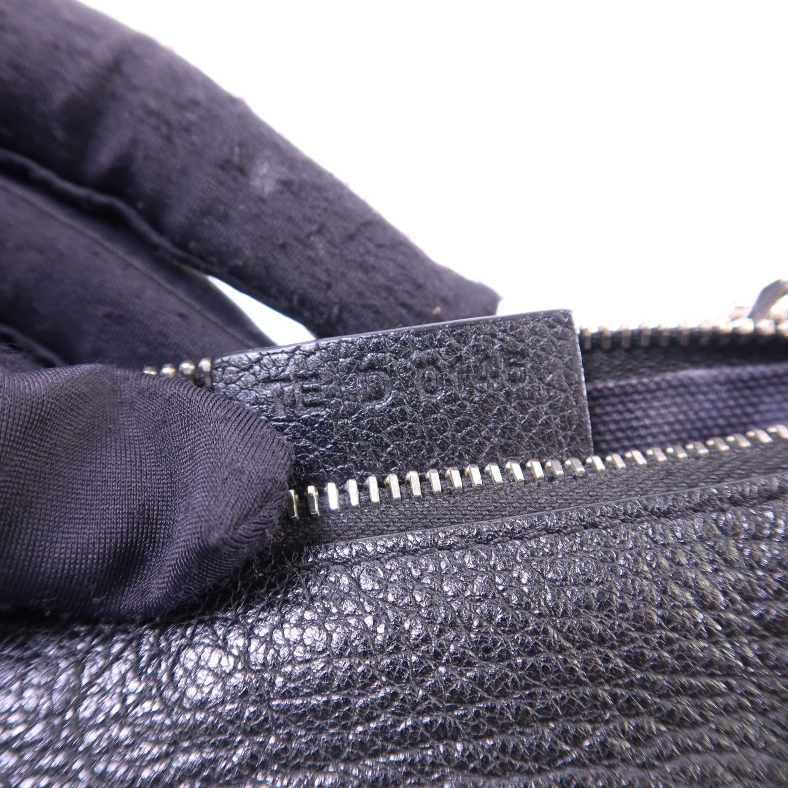 GIVENCHY 牛皮皮革Mini Pandora銀扣鏈帶肩背袋