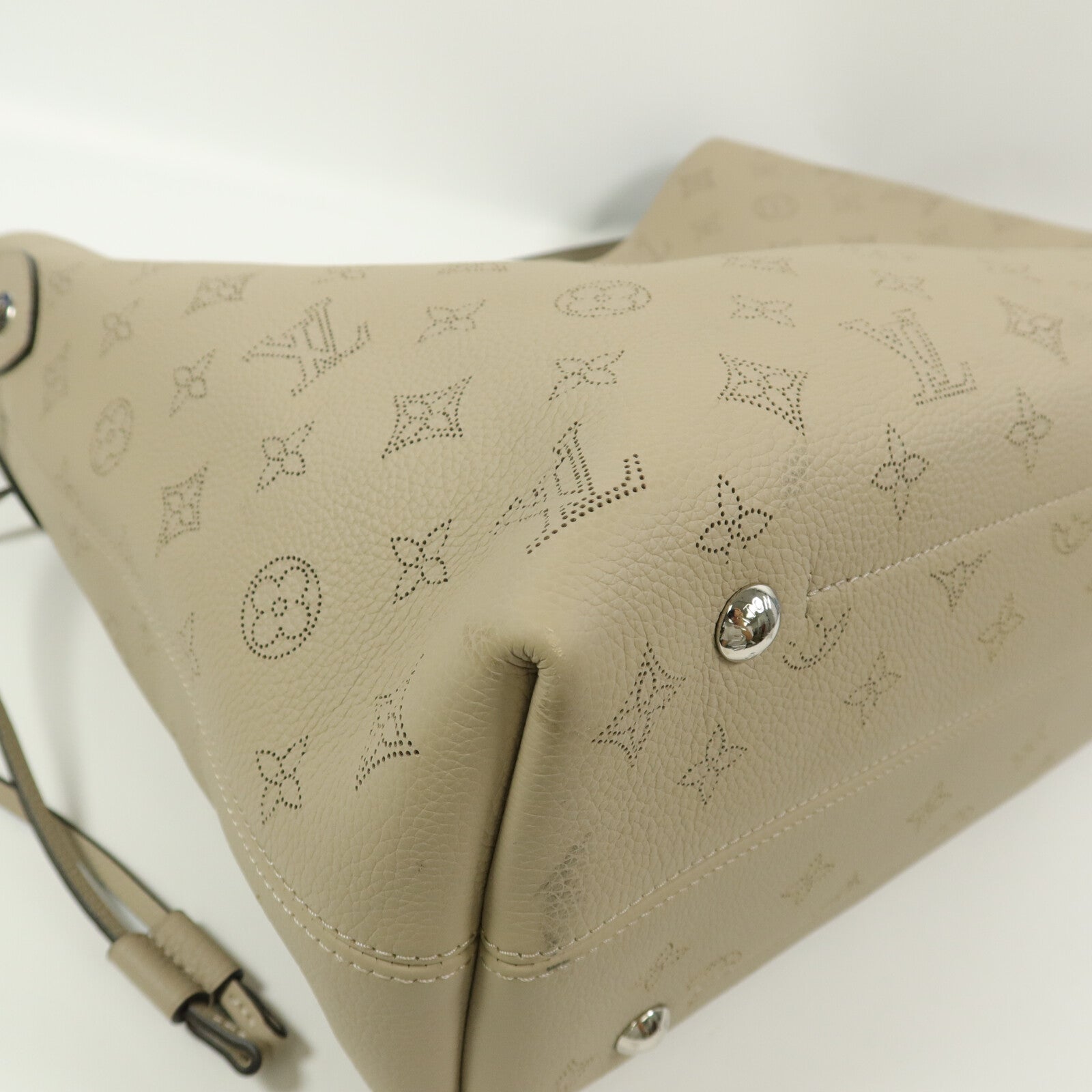 LOUIS VUITTON Monogram Mahina Boundless肩背袋